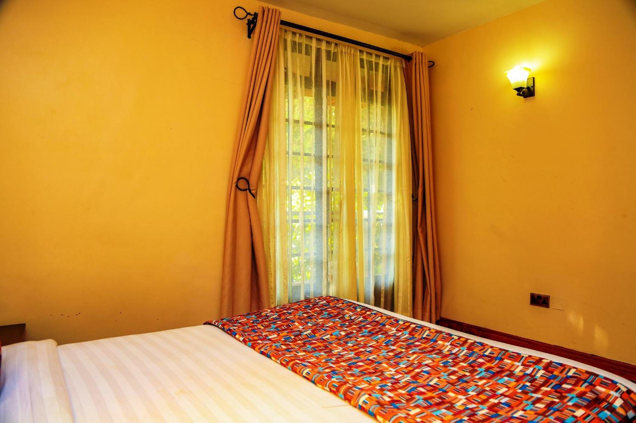 Double Room - Photo 5