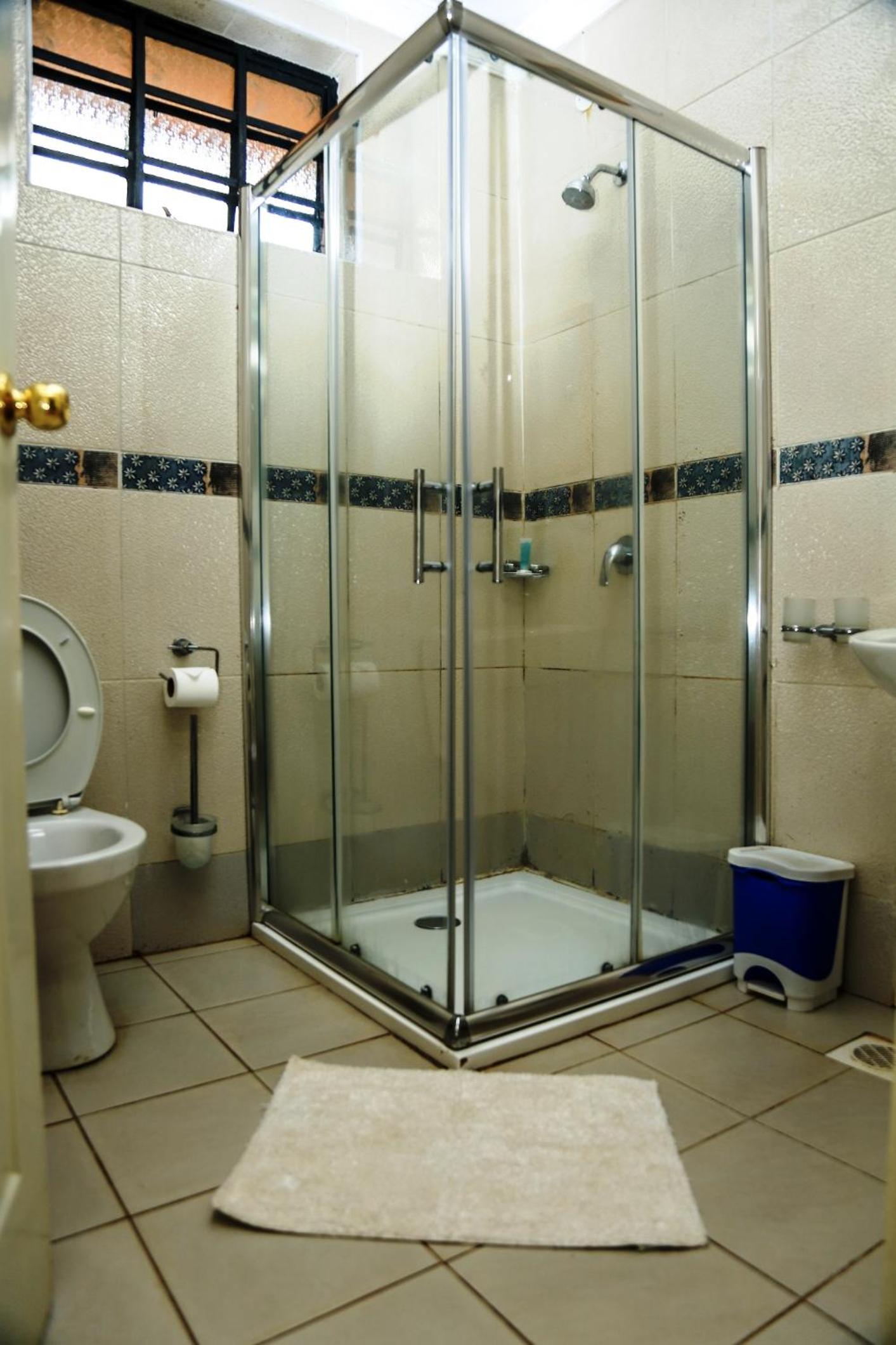 Double Room - Photo 8