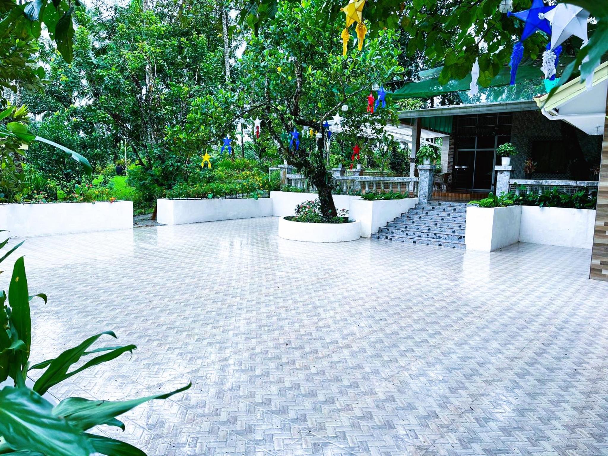 Four-Bedroom House - Photo 12
