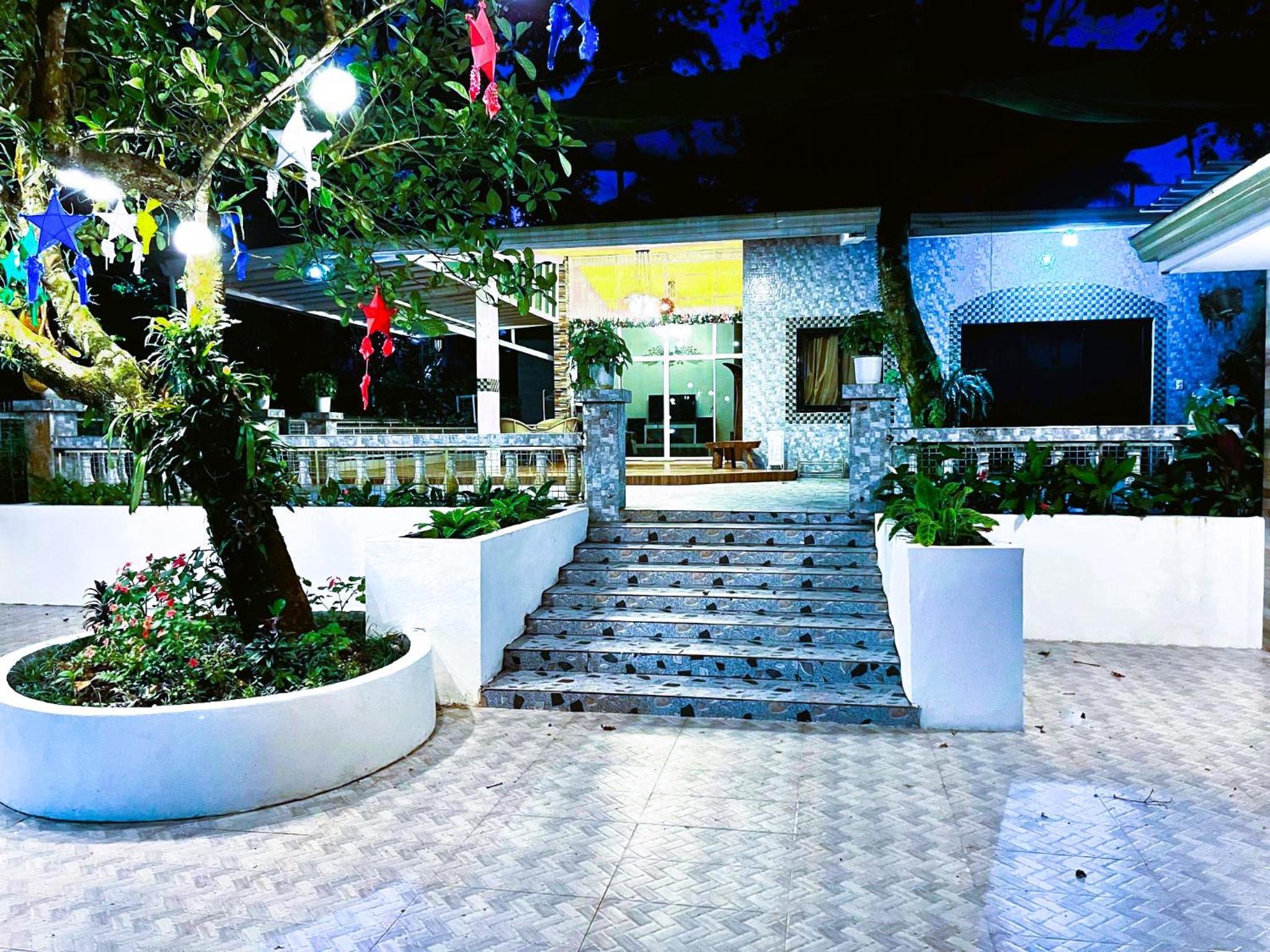 Four-Bedroom House - Photo 11