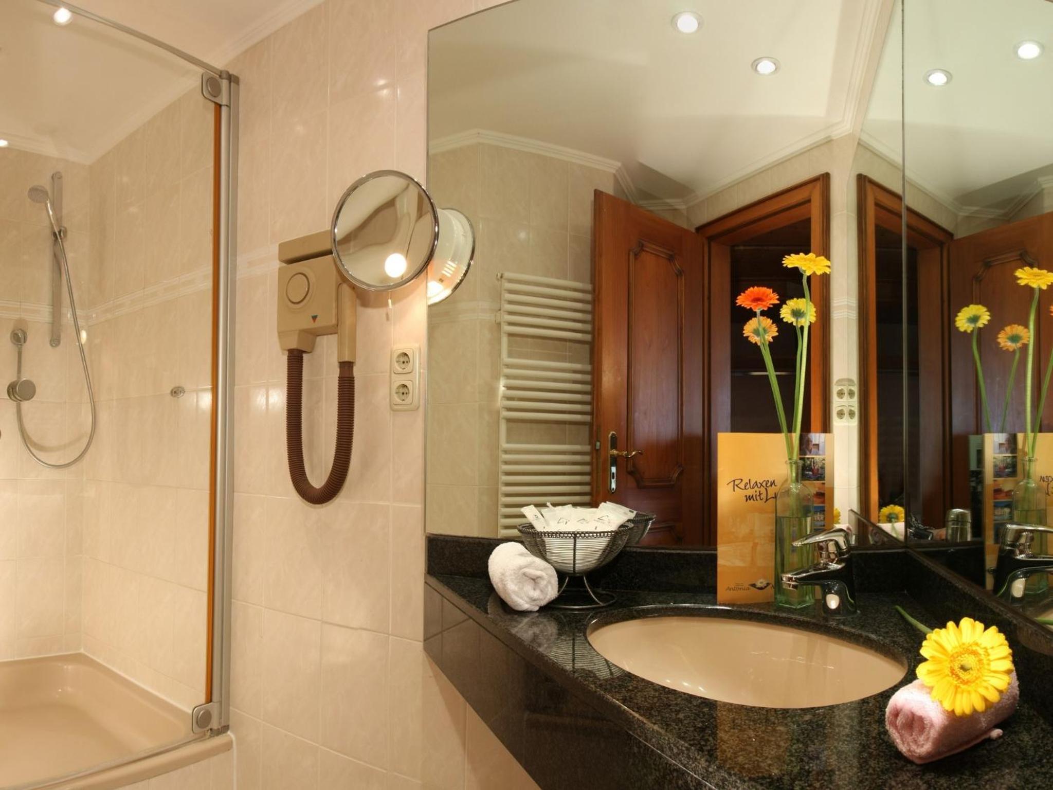 Comfort Double Room with Garden View - Photo 5