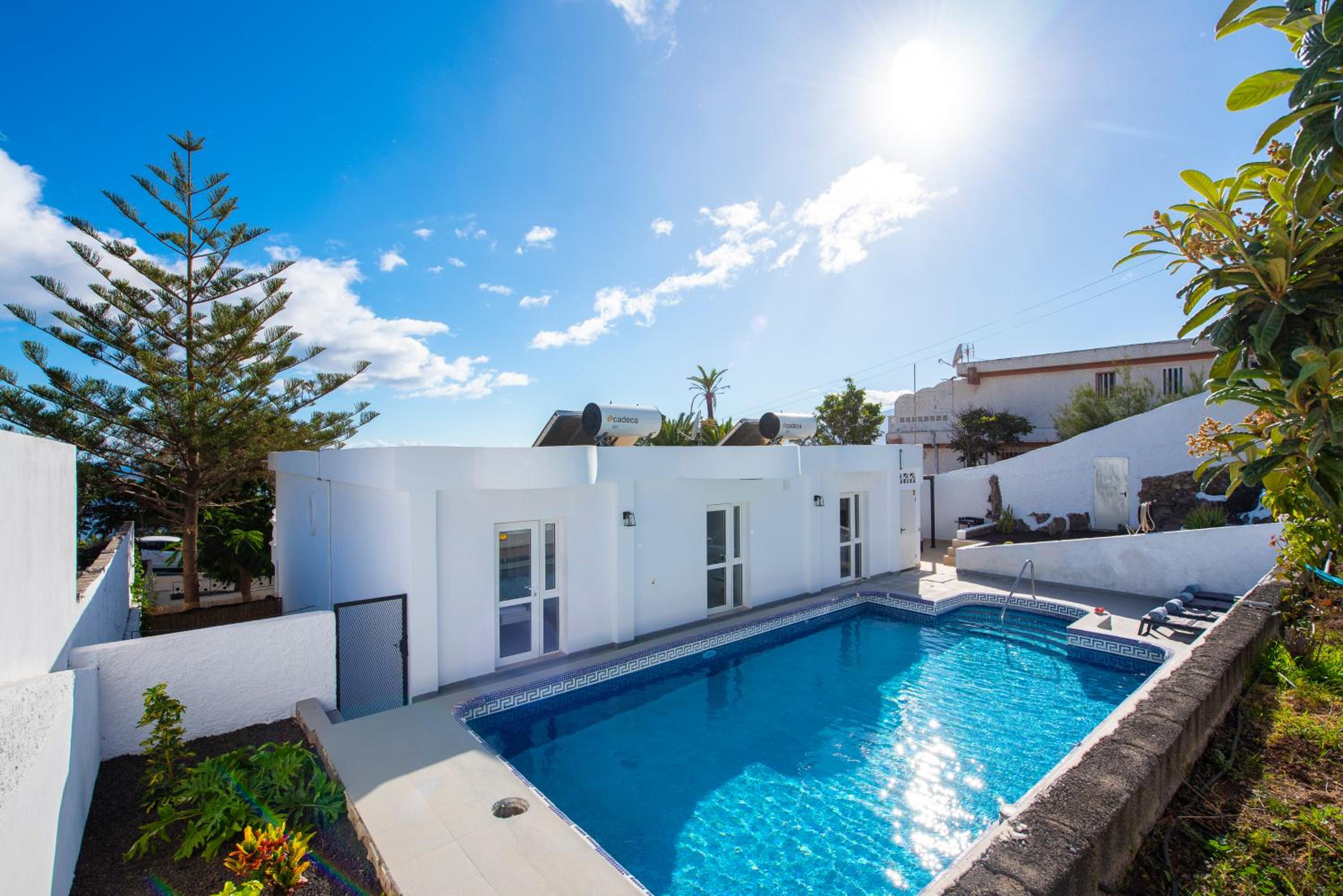 Three-Bedroom Villa photo 2