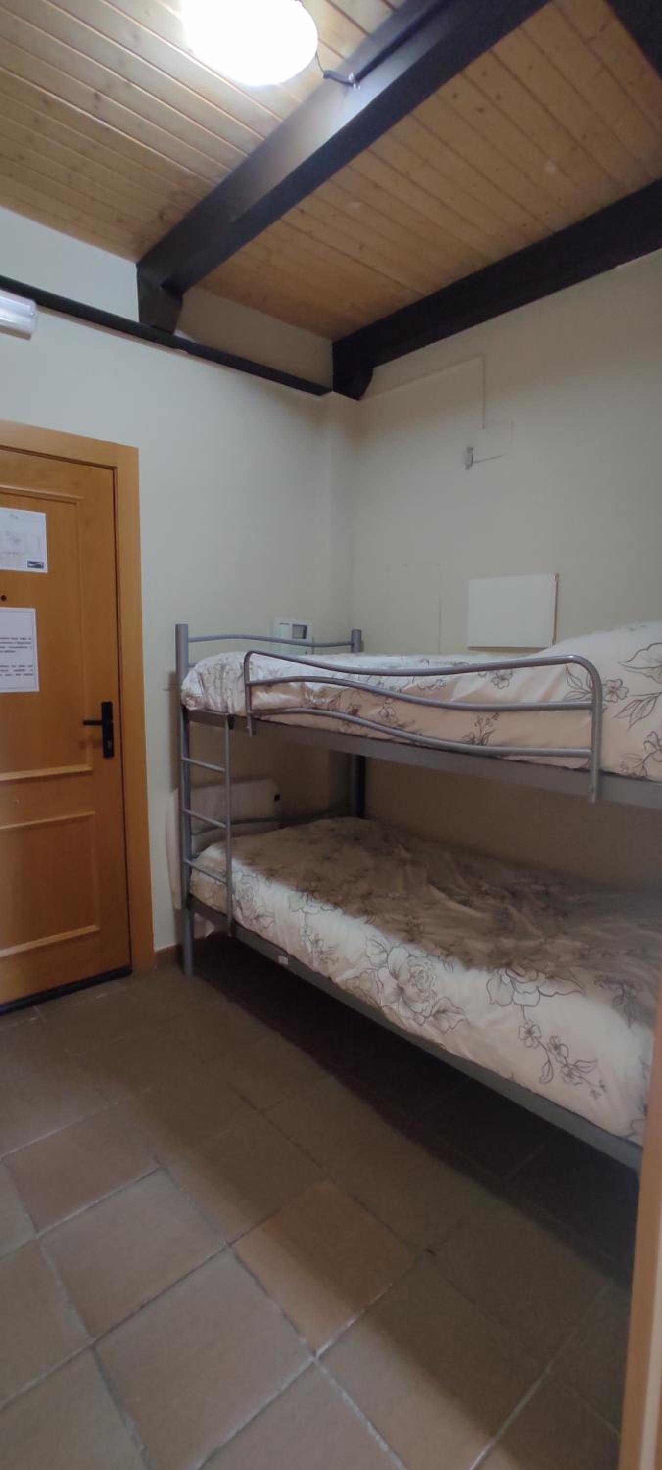 Apartamento Dúplex de Dos Habitaciones con Balcón y Vistas.
