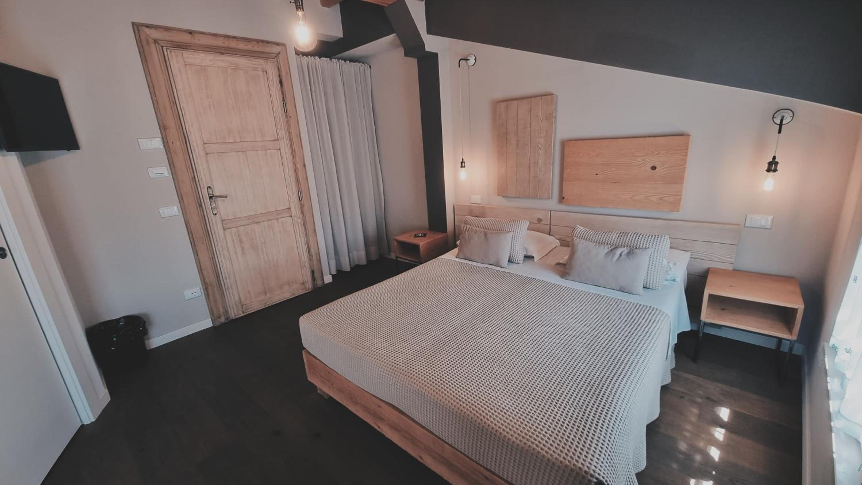 Deluxe Double Room - Photo 2