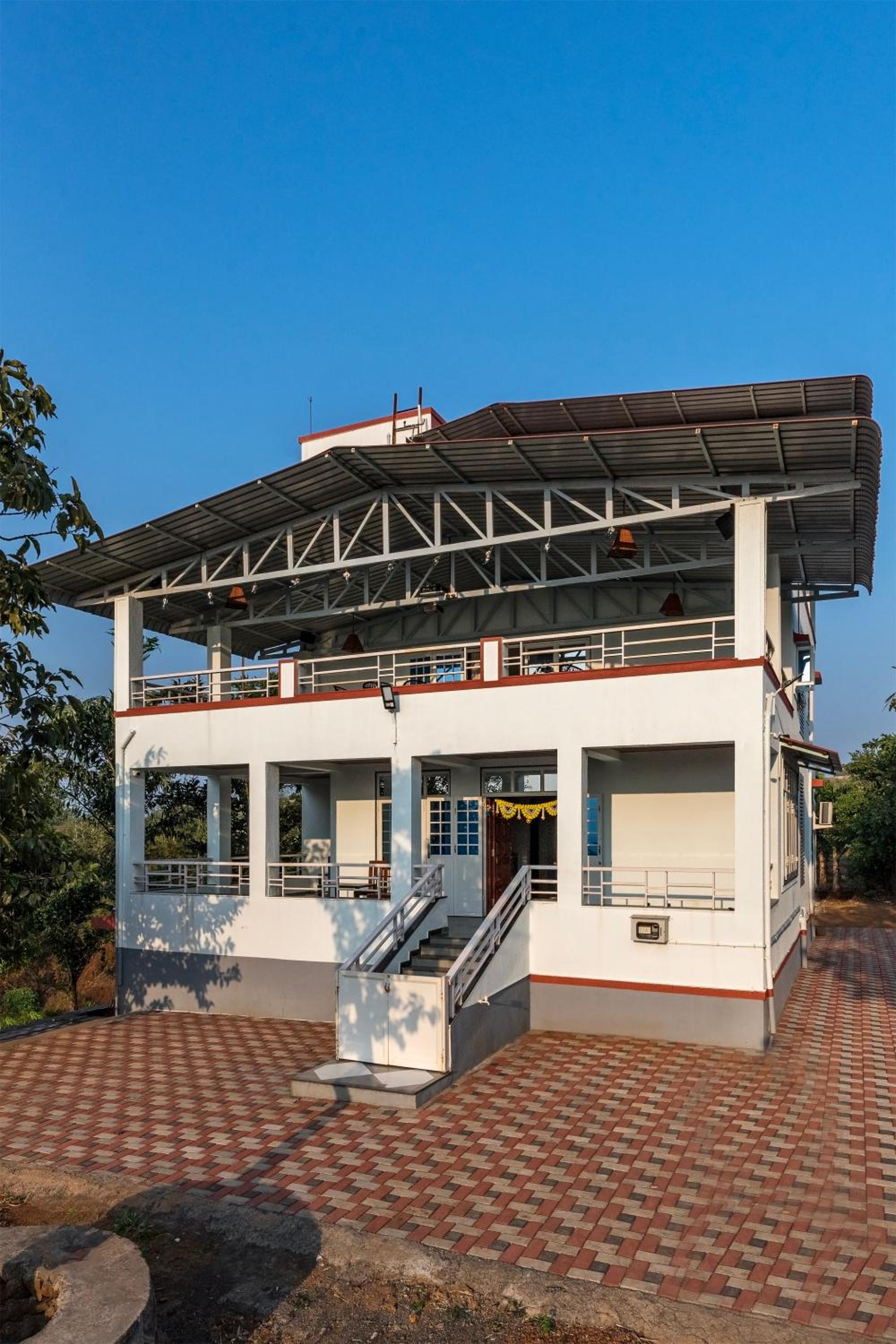 Villa photo 3