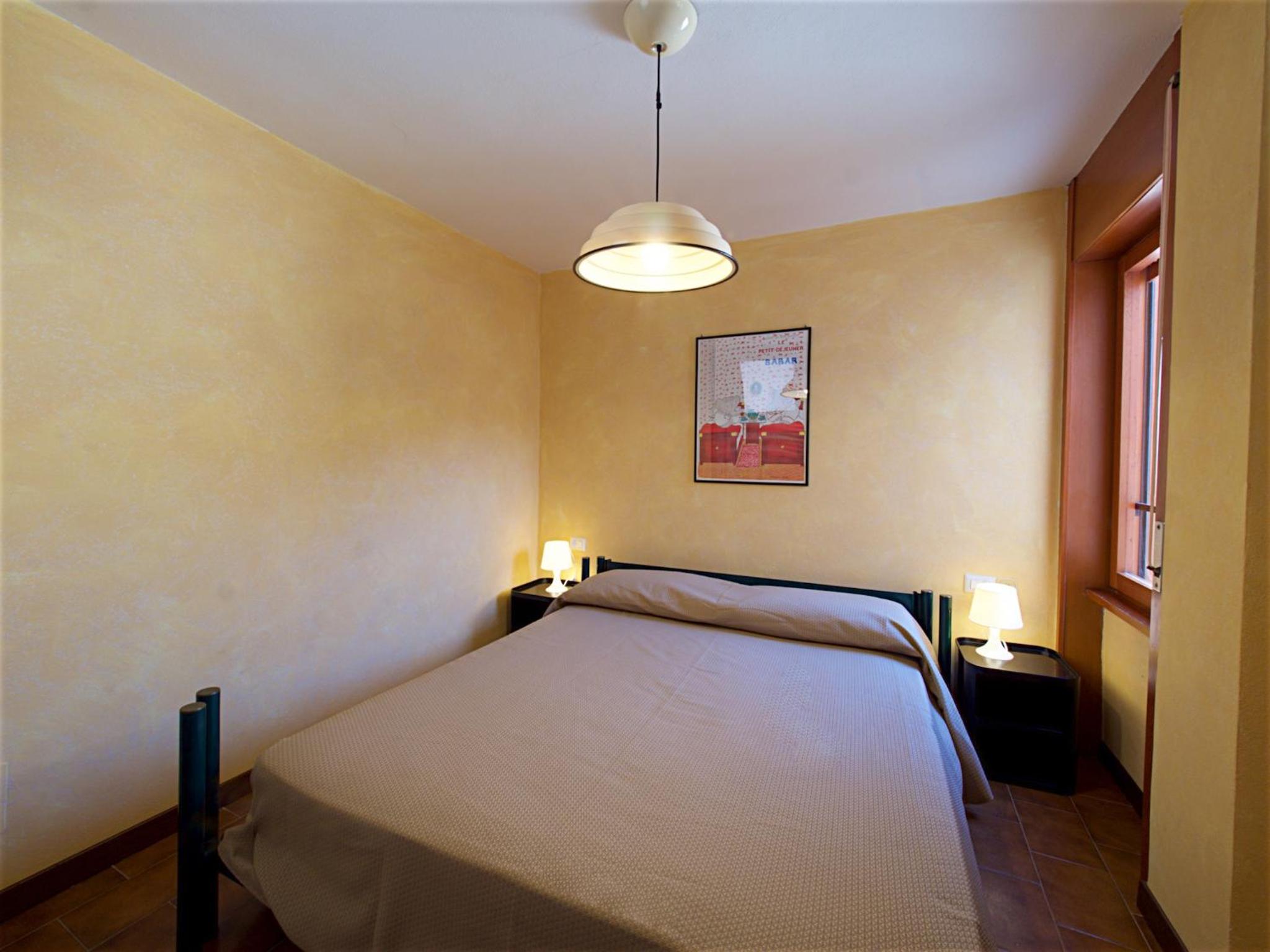 Classic One-Bedroom Apartment photo 3