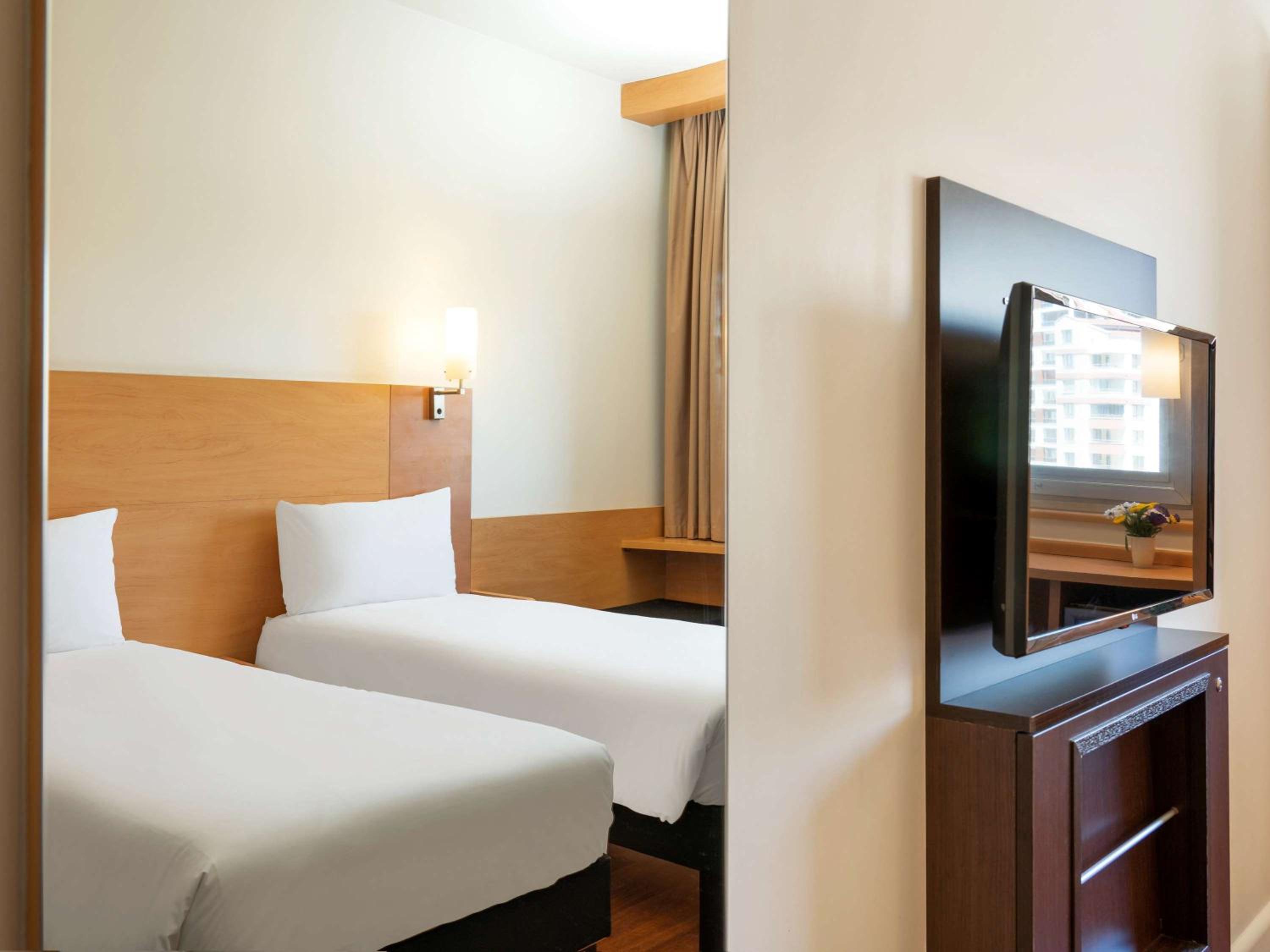 Standard Twin Room - Photo 1