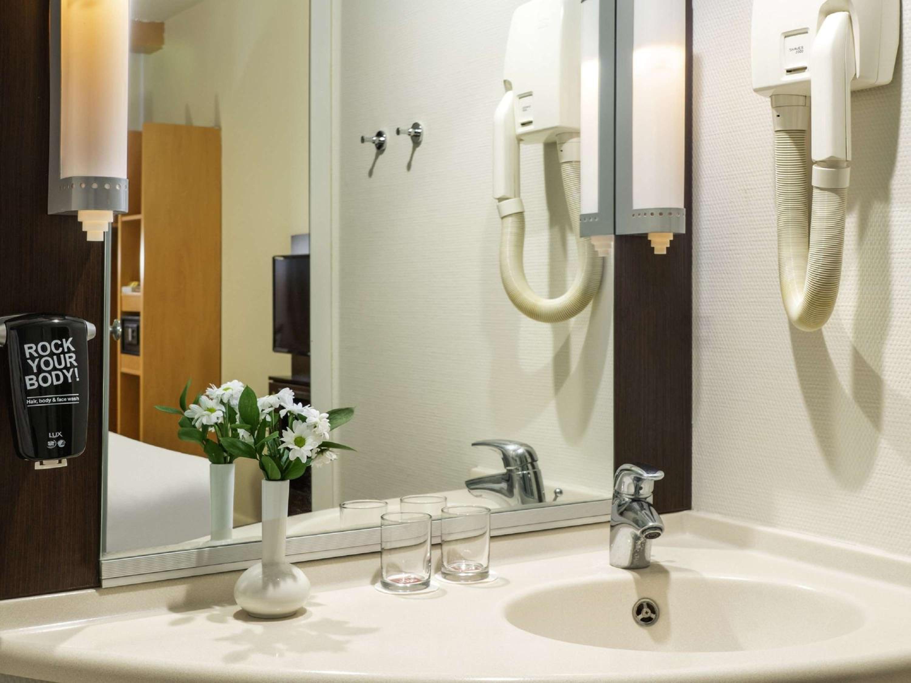 Standard Double Room - Photo 6