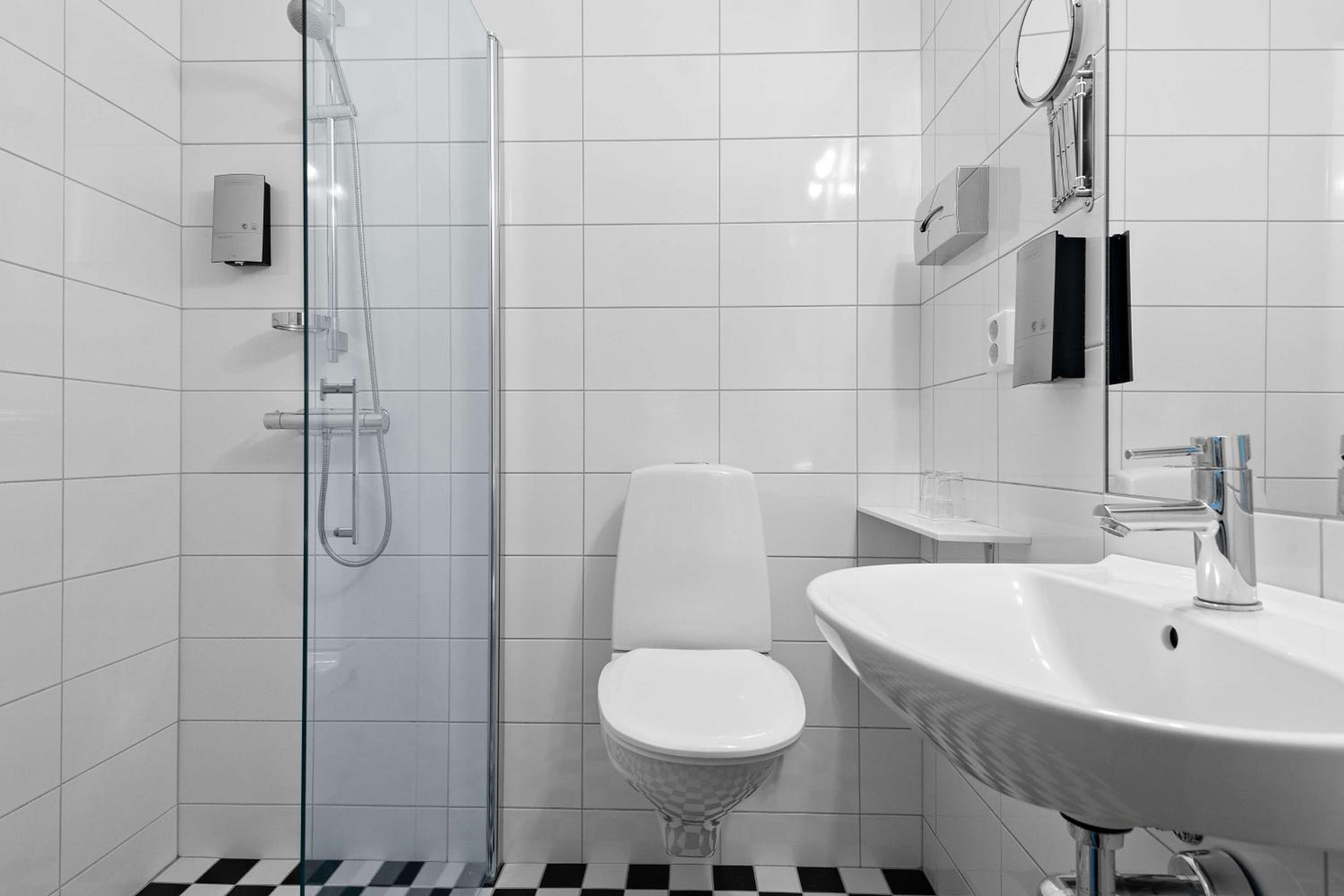Standard Twin Room with AC - Photo 5