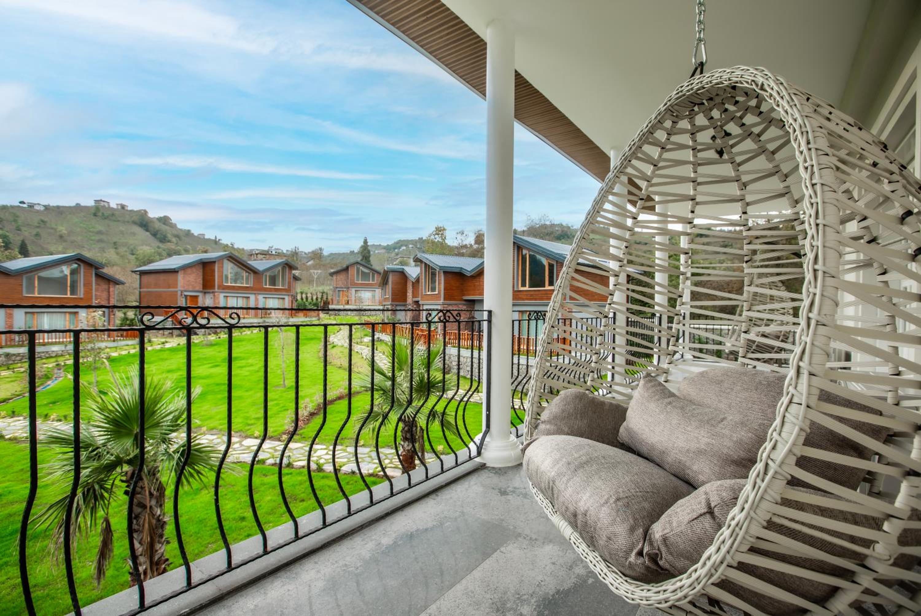 Double Room with Balcony - Photo 3
