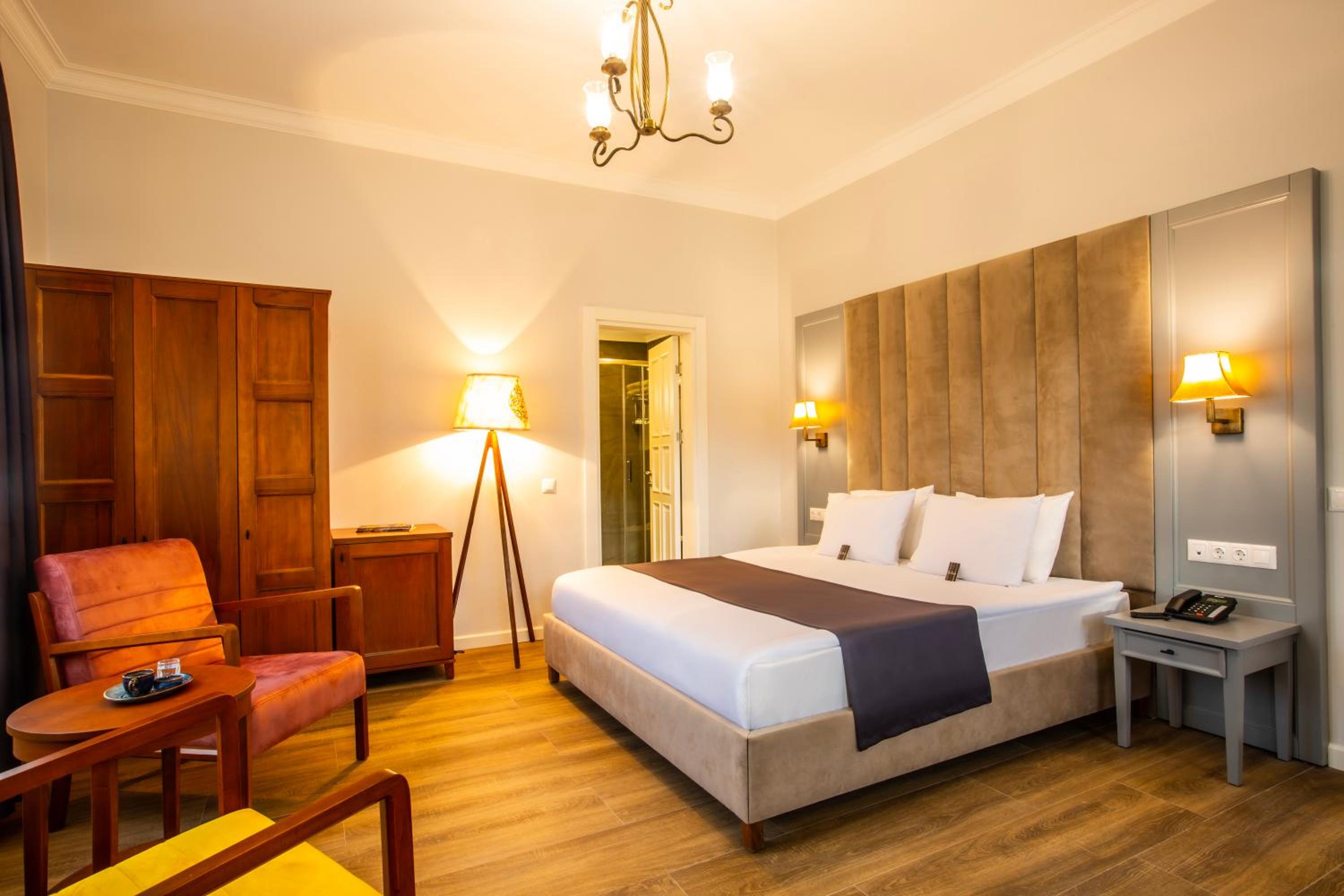 Double Room with Balcony - Photo 1