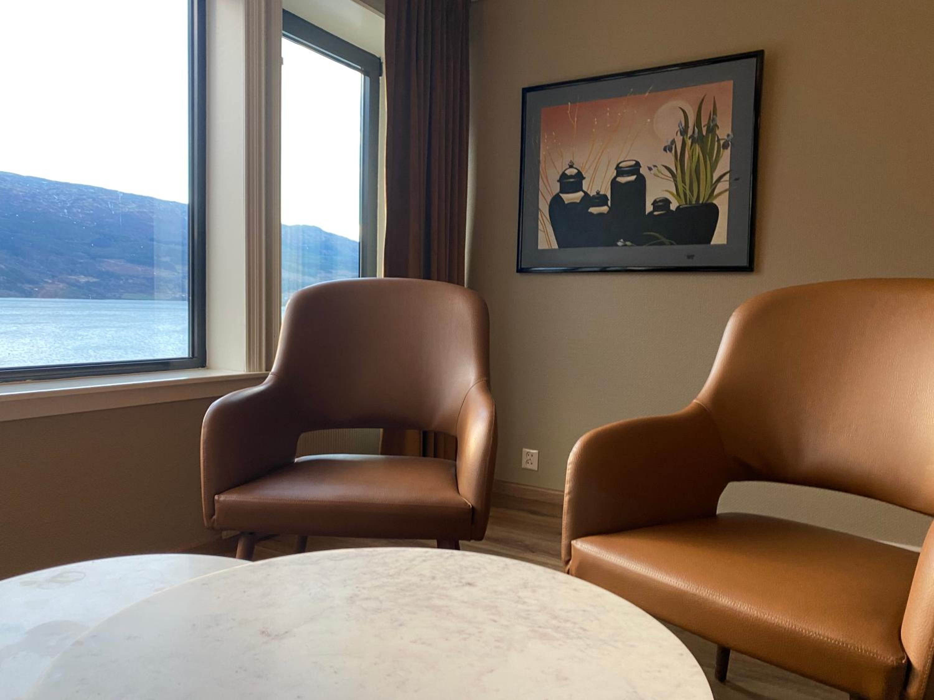 Superior Twin Room with Lake View photo 2