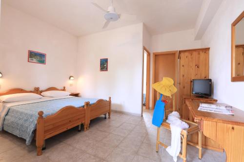 Economy Quadruple Room photo 2