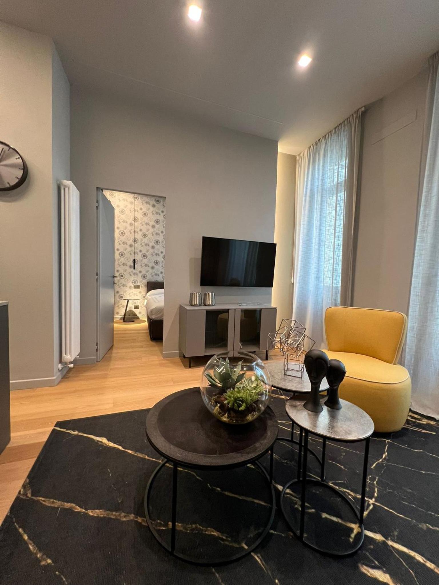 One-Bedroom Apartment photo 3