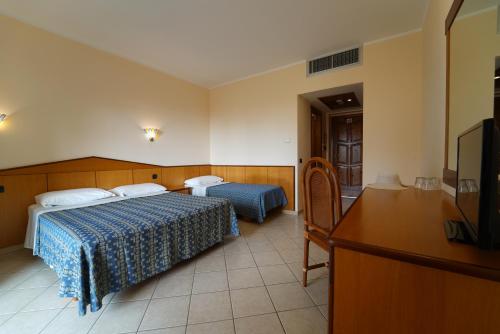 Double or Twin Room photo 2