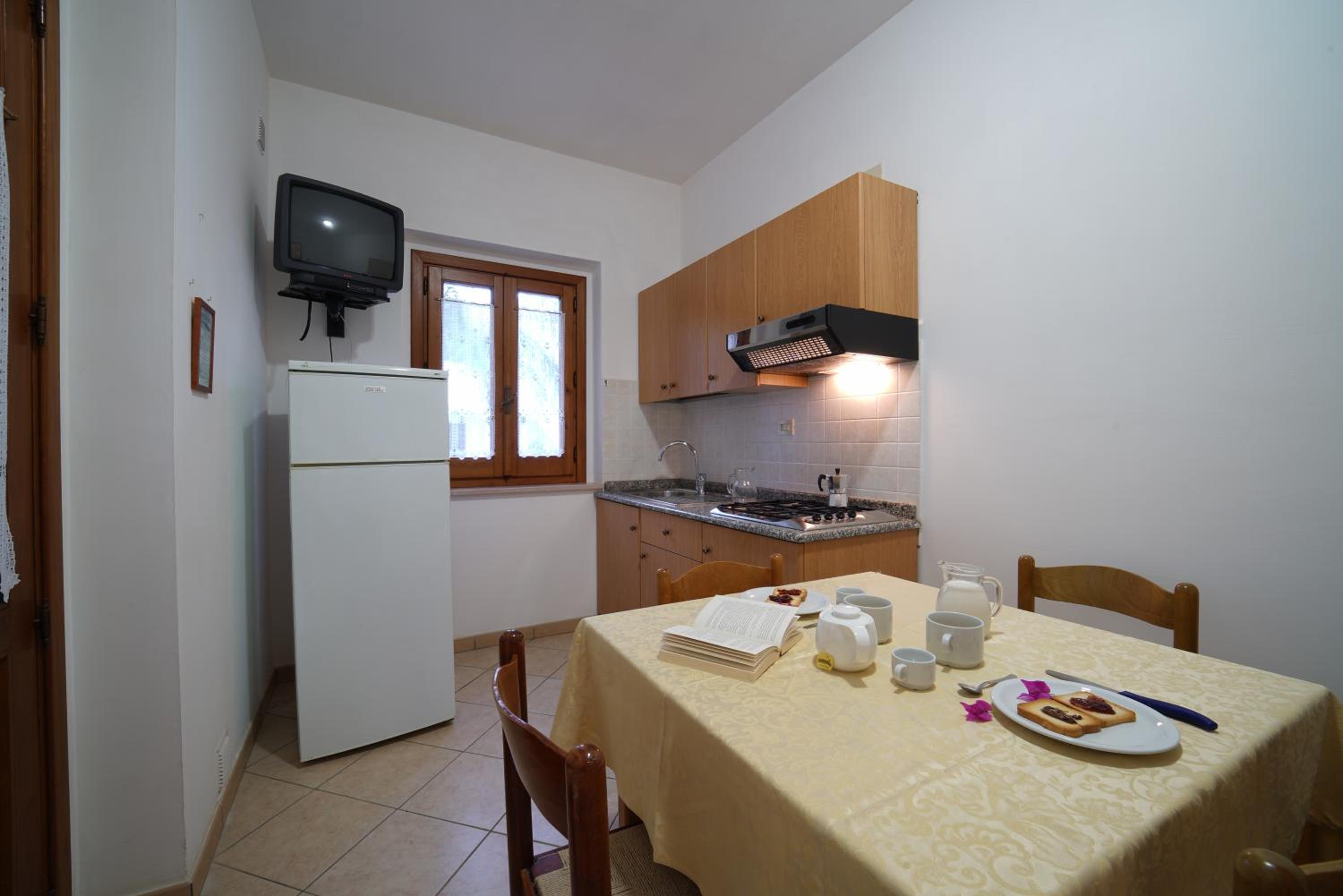 One-Bedroom Apartment photo 2