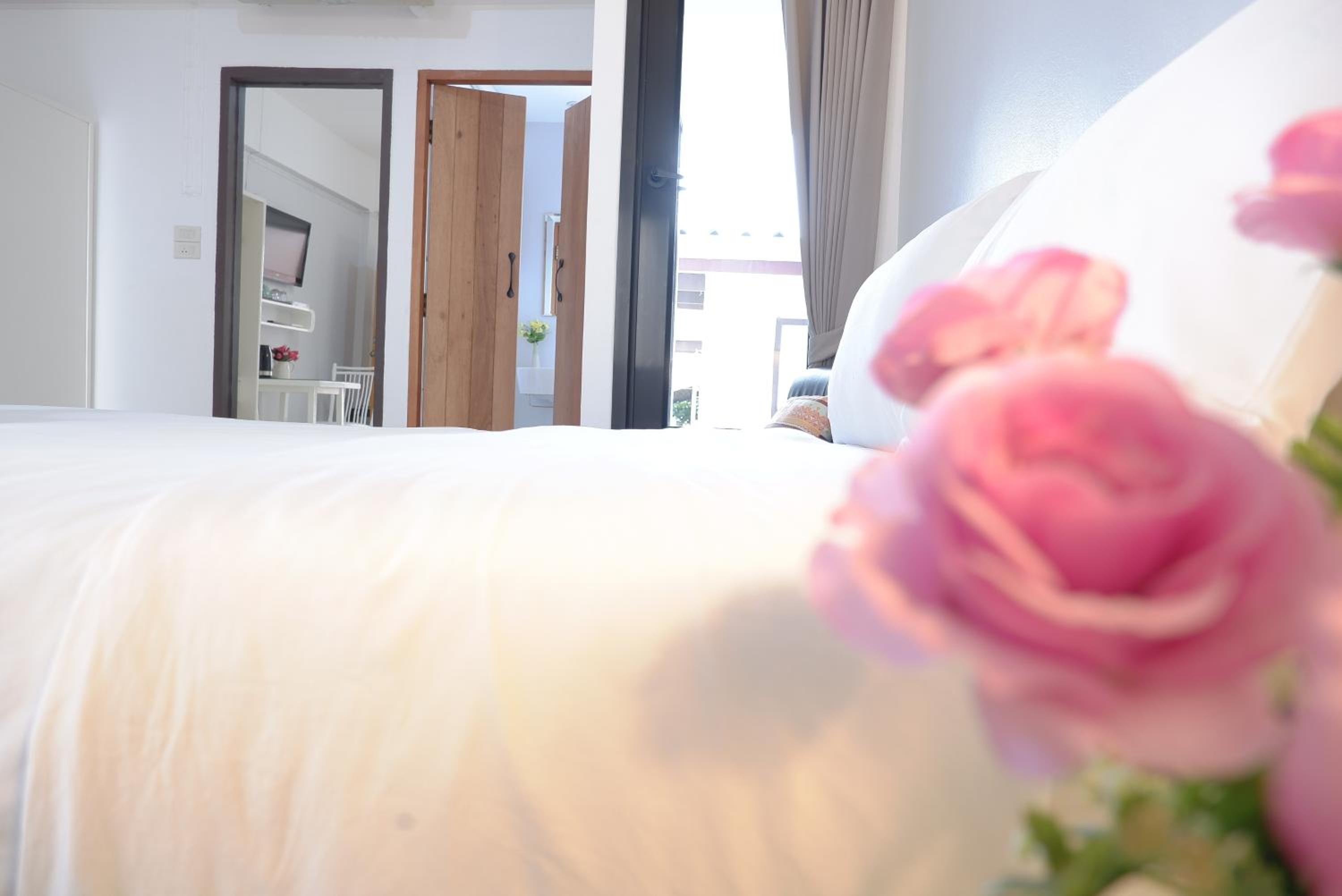 Standard Double Room - Photo 6