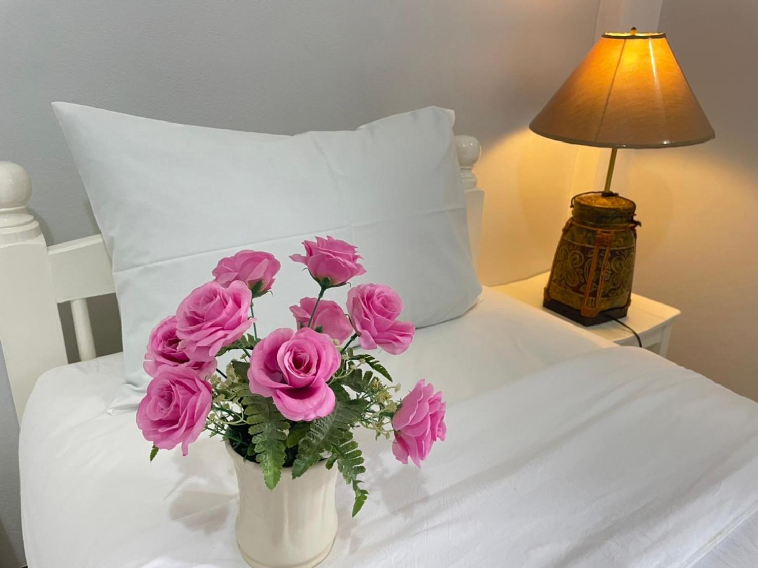 Standard Twin Room - Photo 7