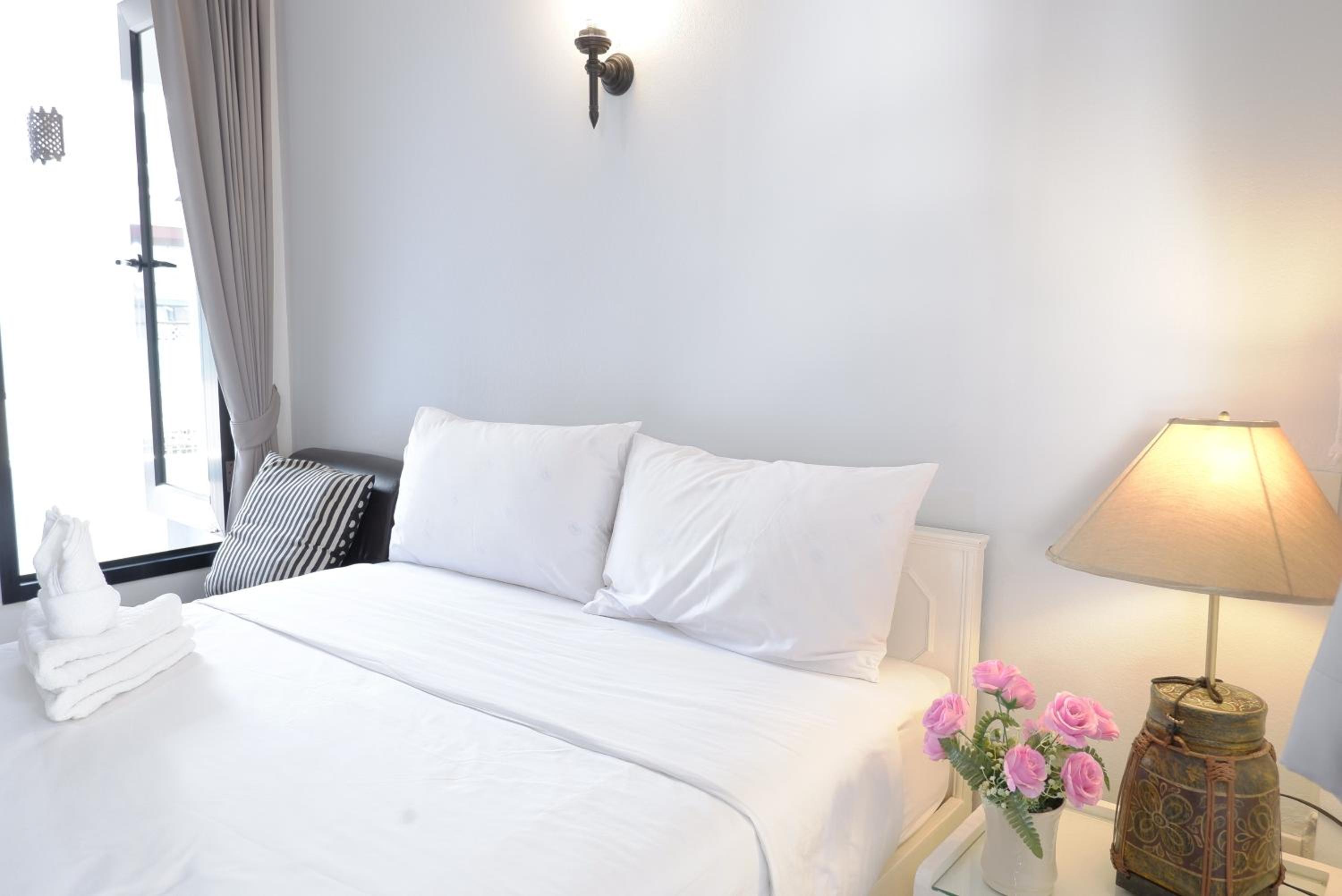 Standard Double Room - Photo 7