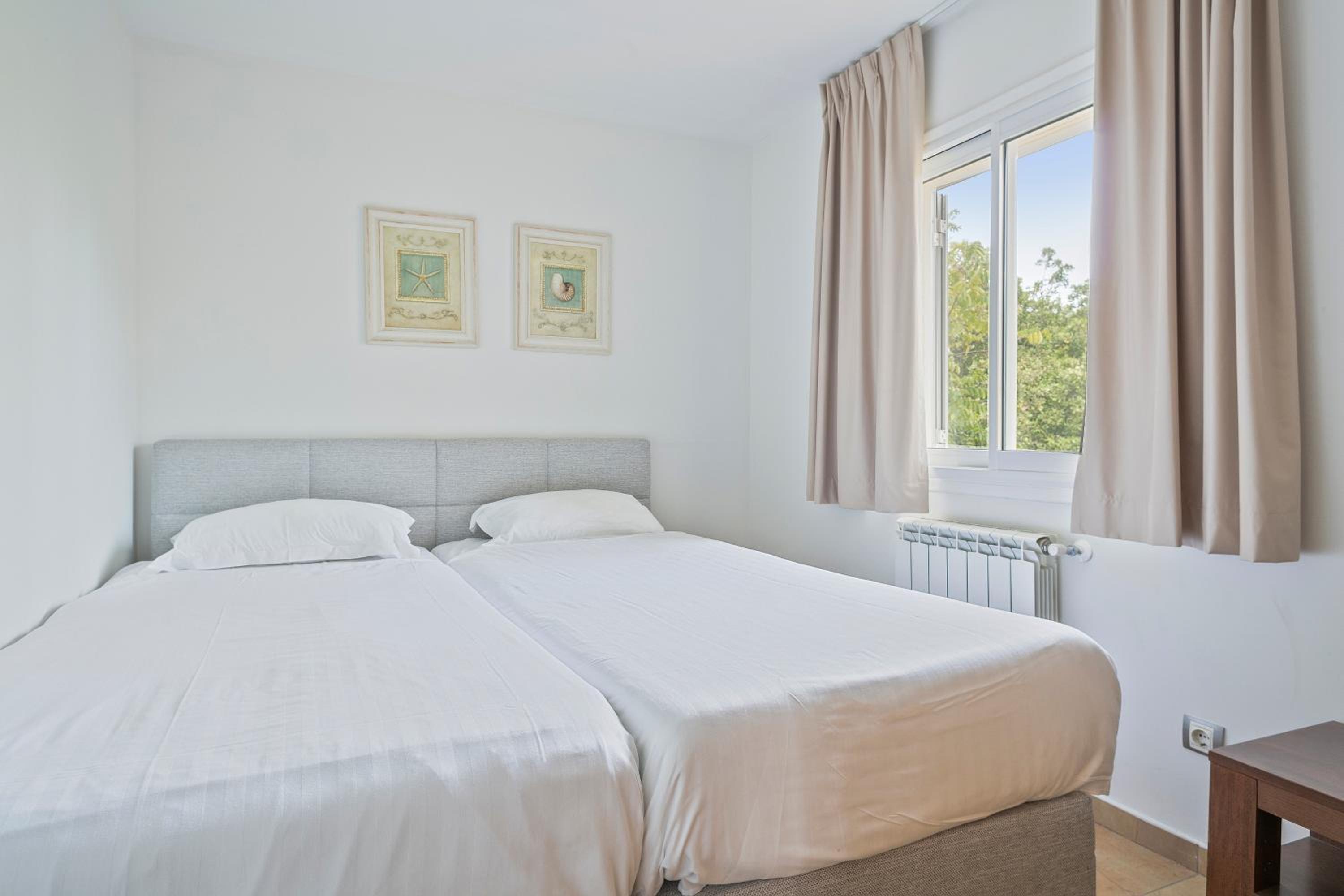 Apartamento con vista al mar y balcón