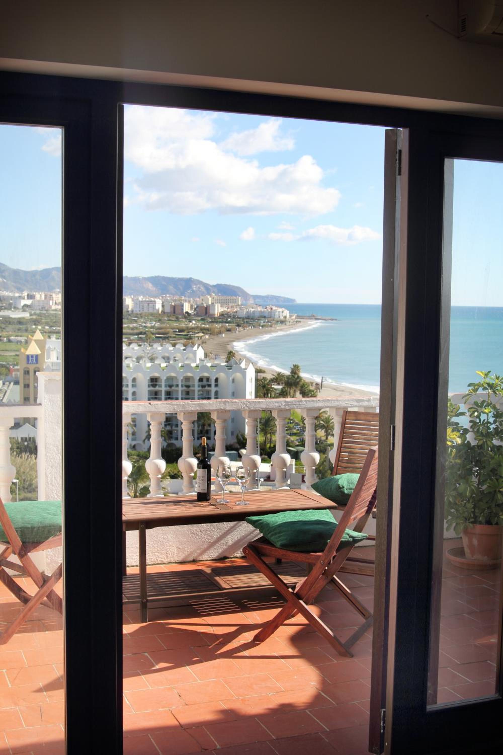 Double or Twin Room with Terrace and Sea View photo 3