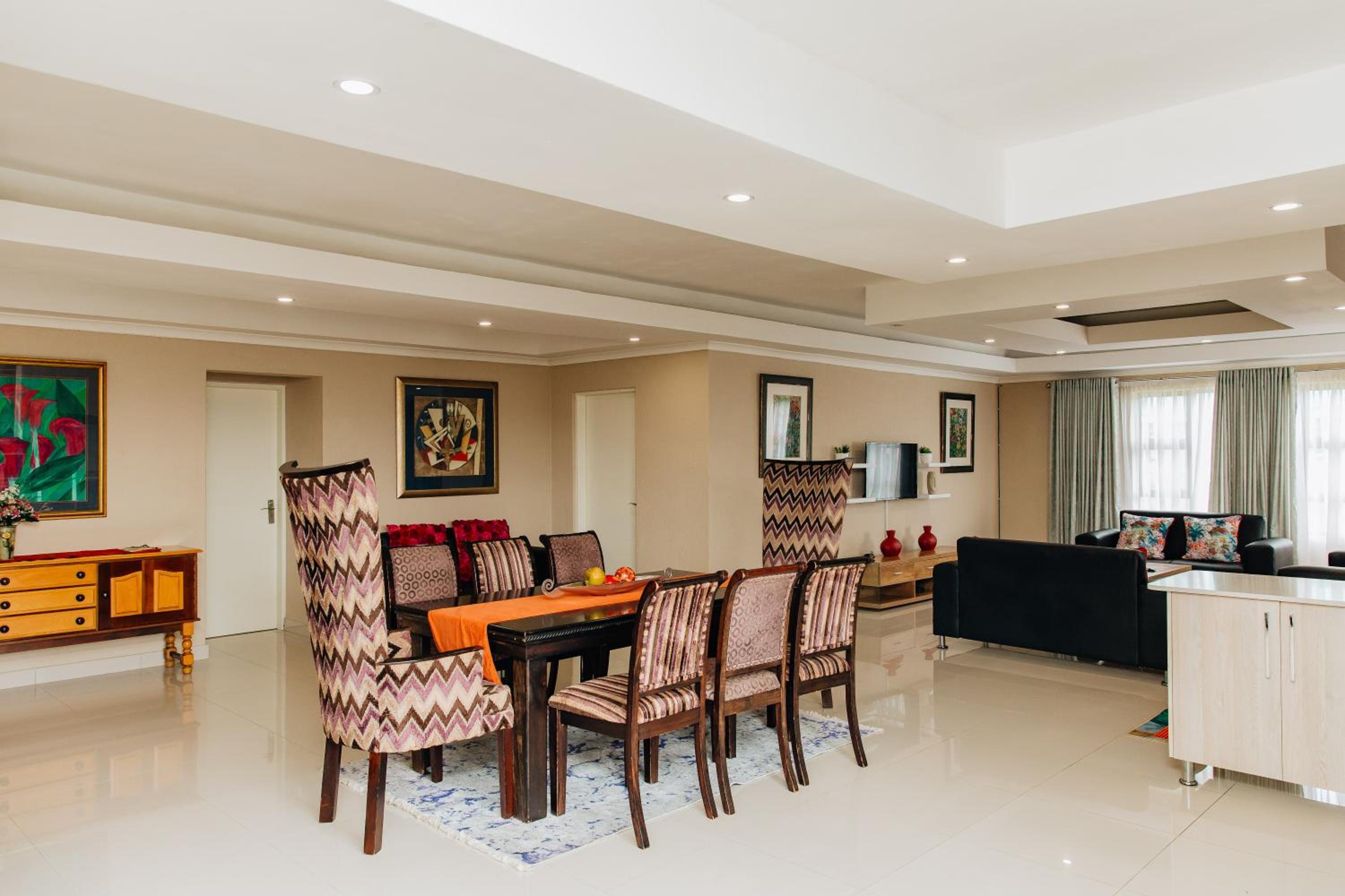 Three-Bedroom Villa - Photo 15