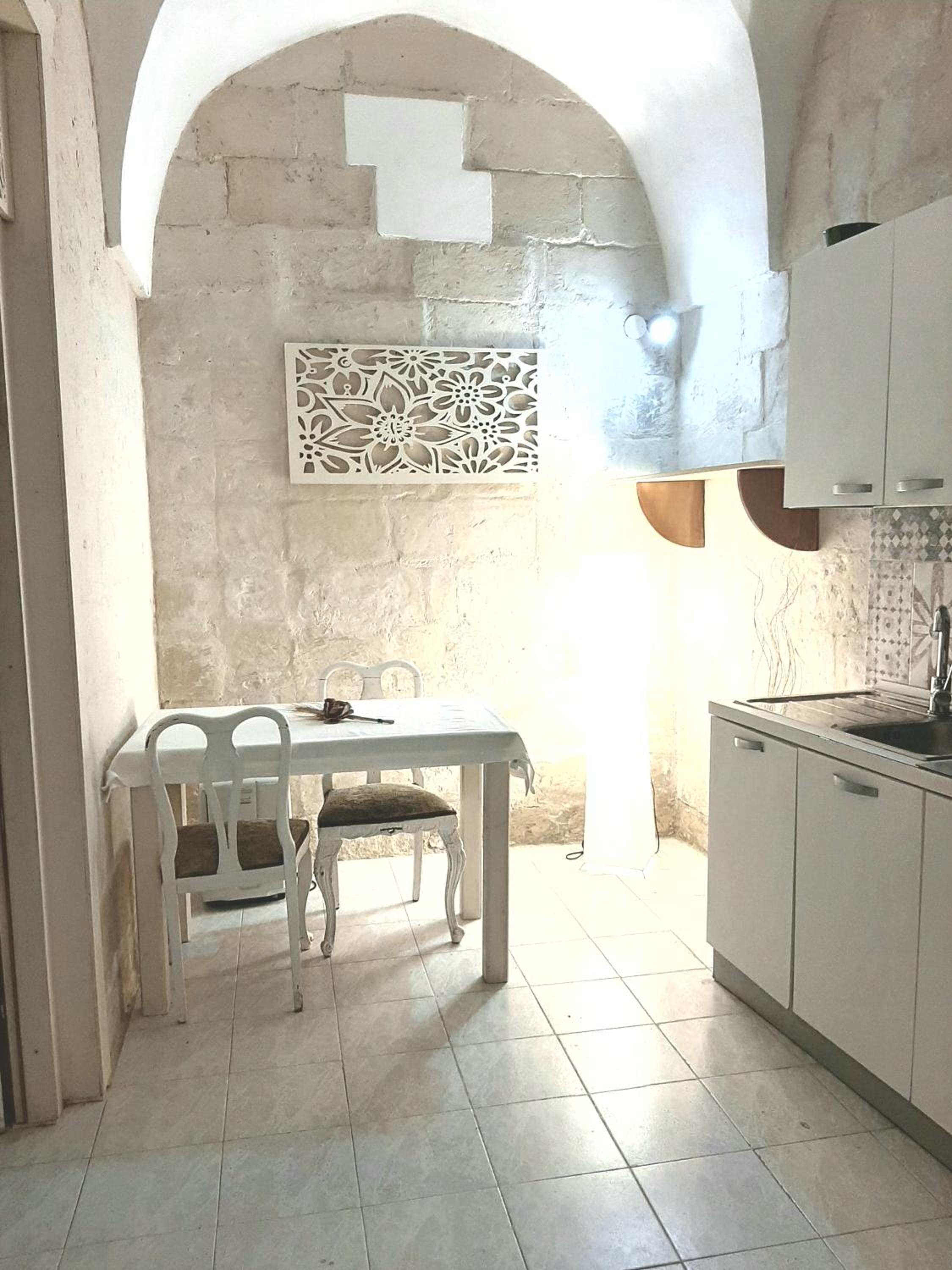 One-Bedroom Apartment - Photo 18