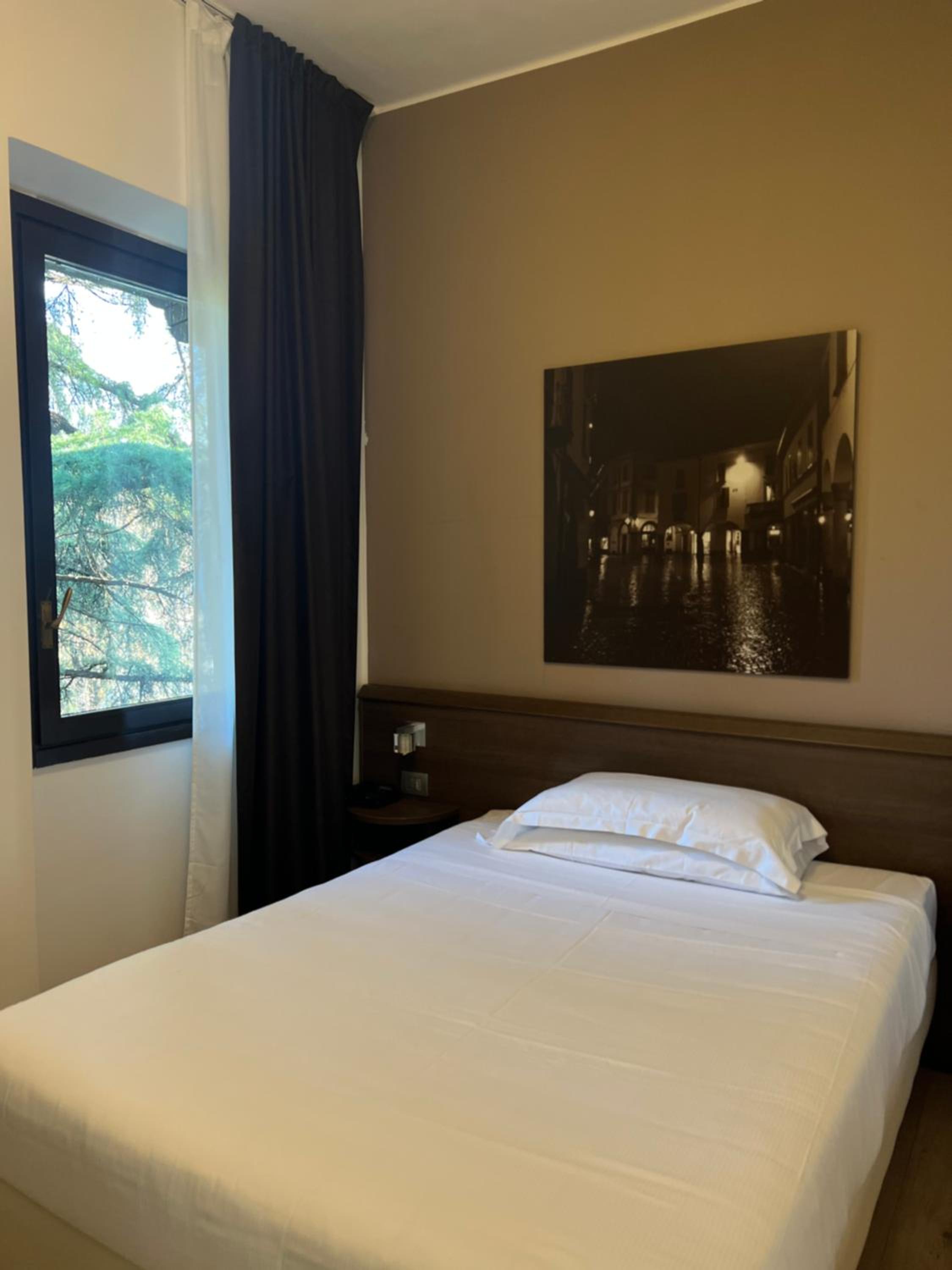 Single Room photo 3