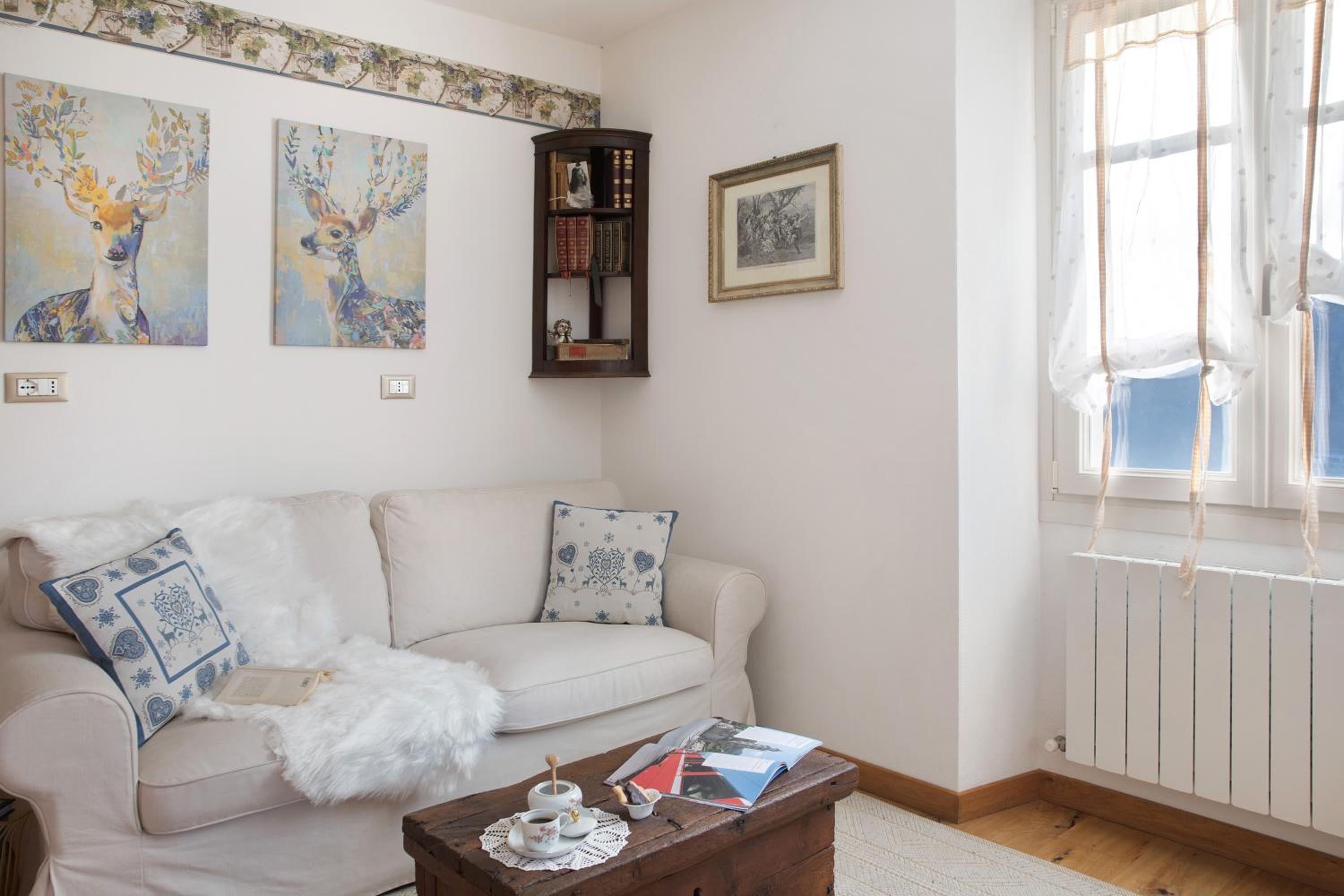 Two-Bedroom Apartment with Mountain View