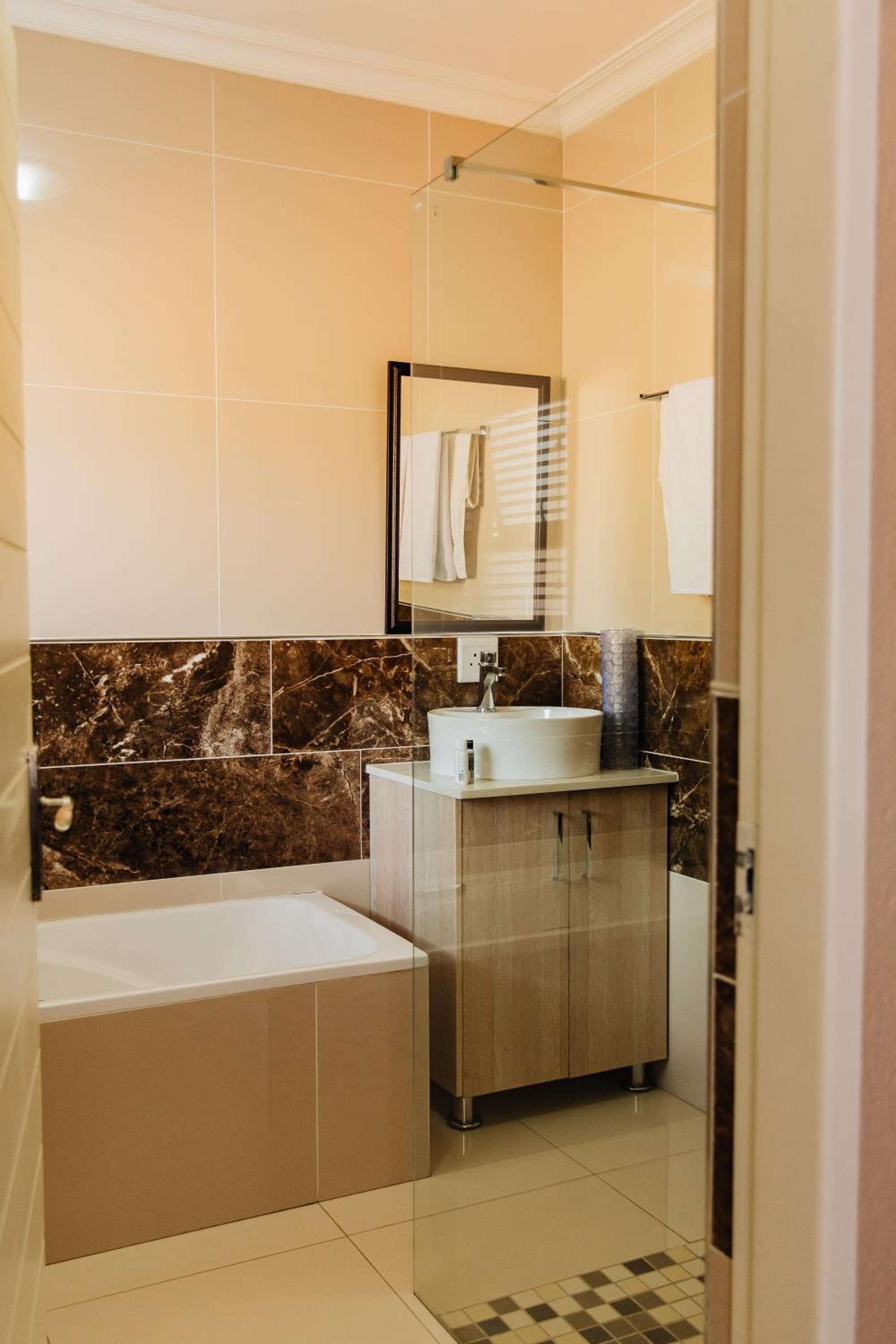 Three-Bedroom Villa - Photo 11
