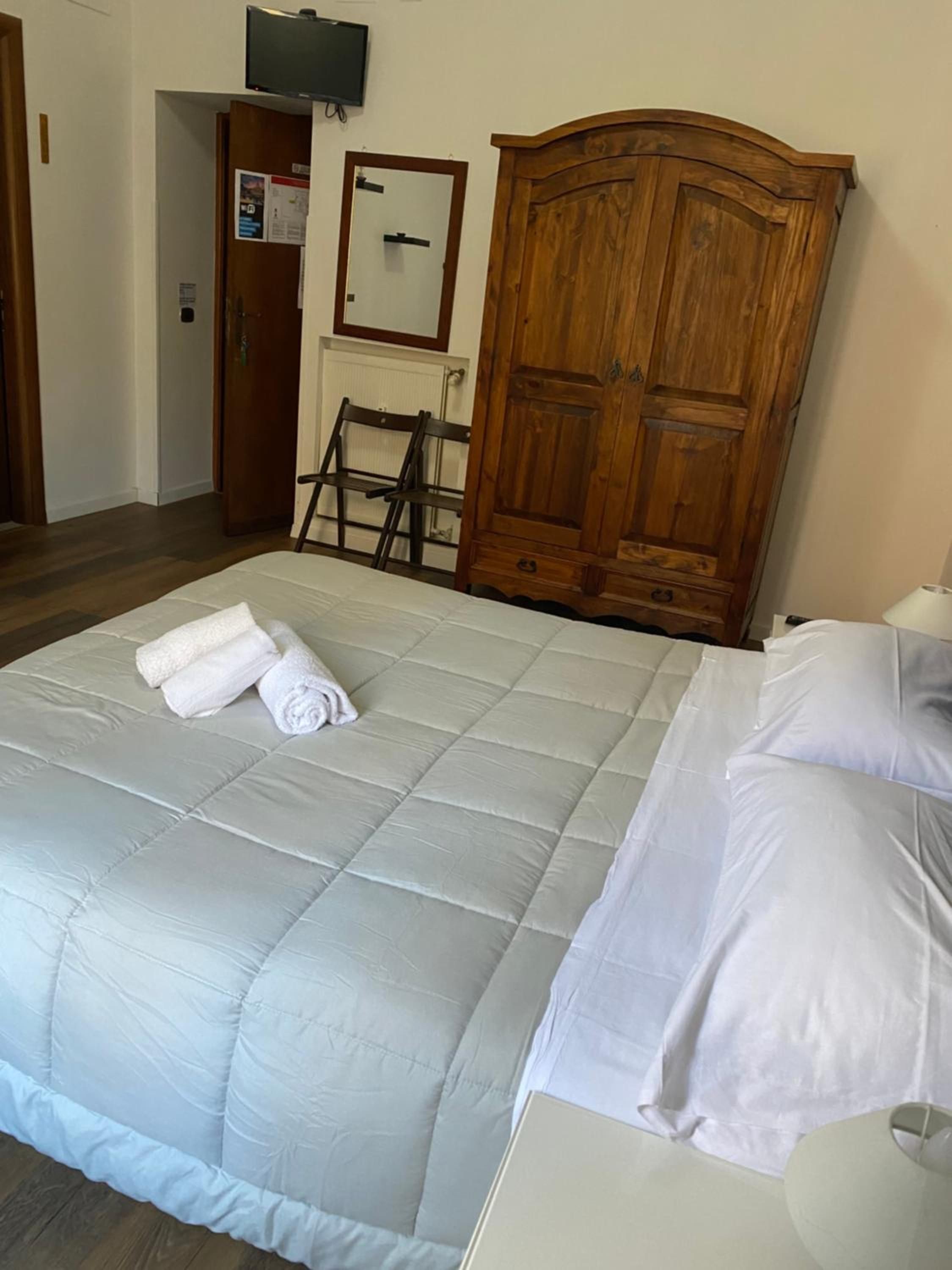 Triple Room with Private Bathroom photo 3
