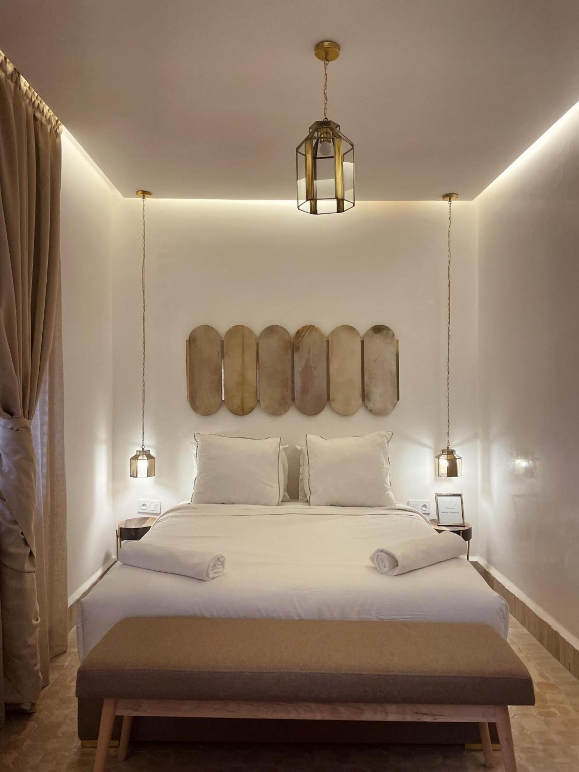 One-Bedroom Suite - Photo 6