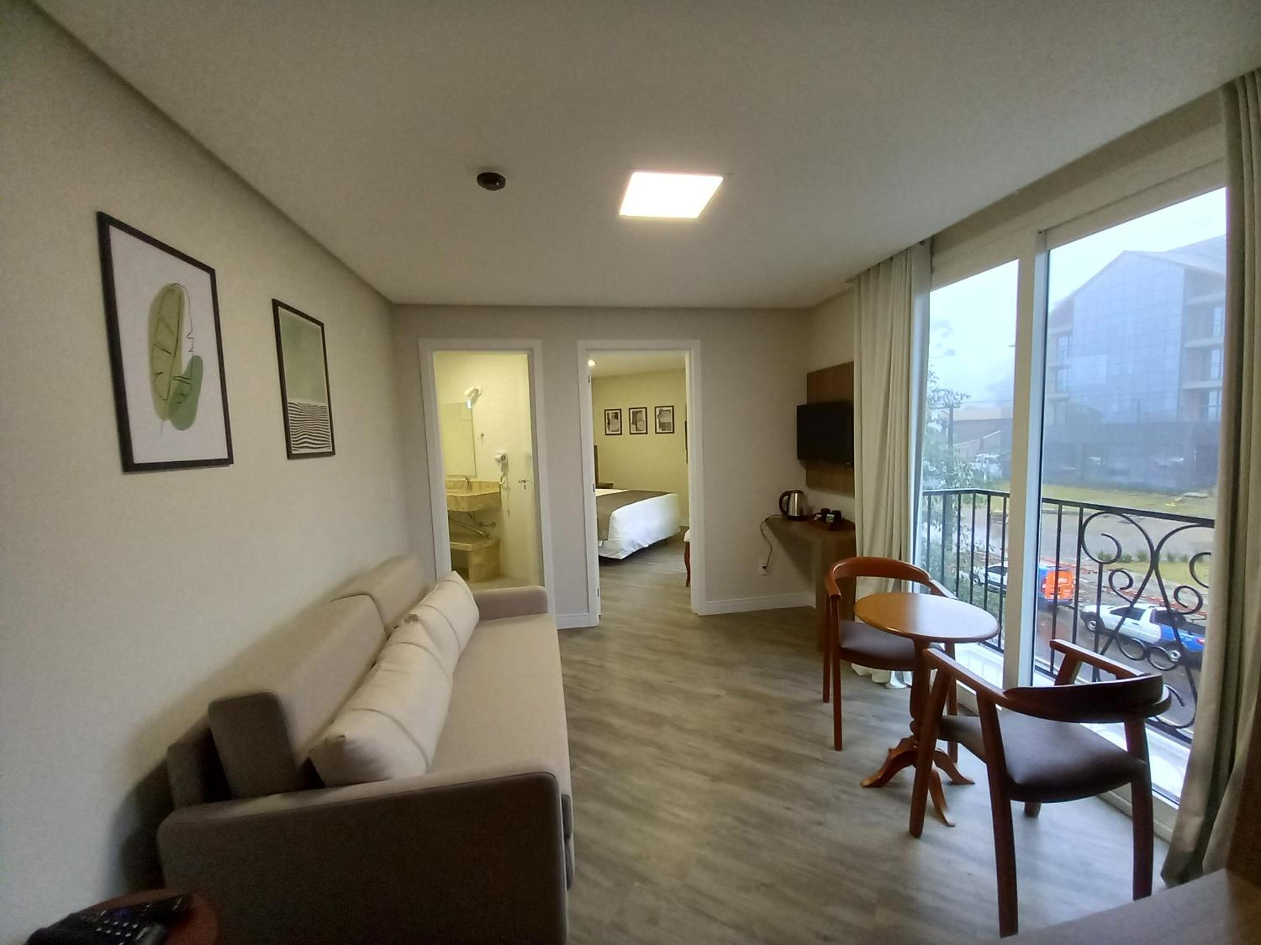 Deluxe Family Room photo 1