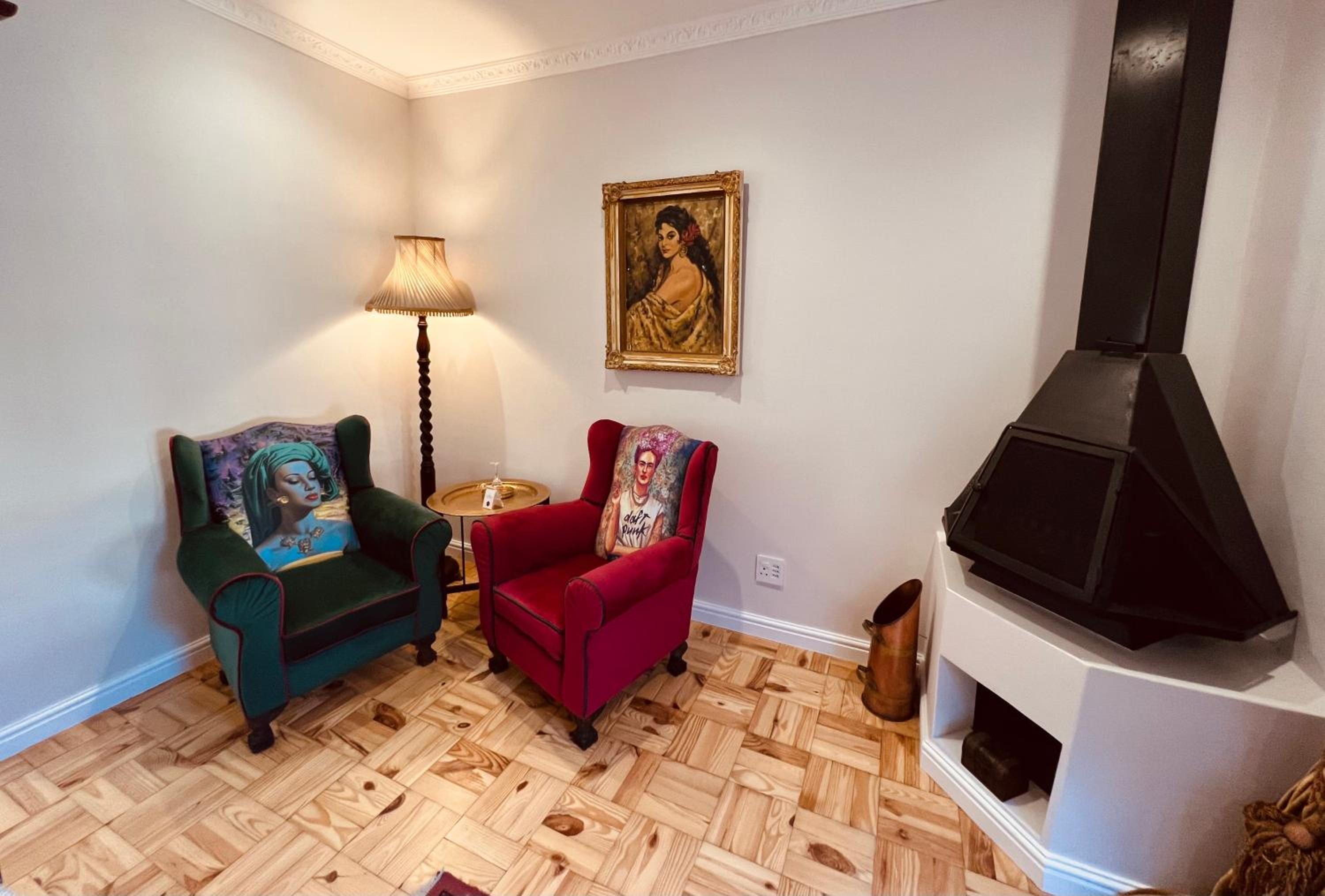 Deluxe King Room - Photo 2
