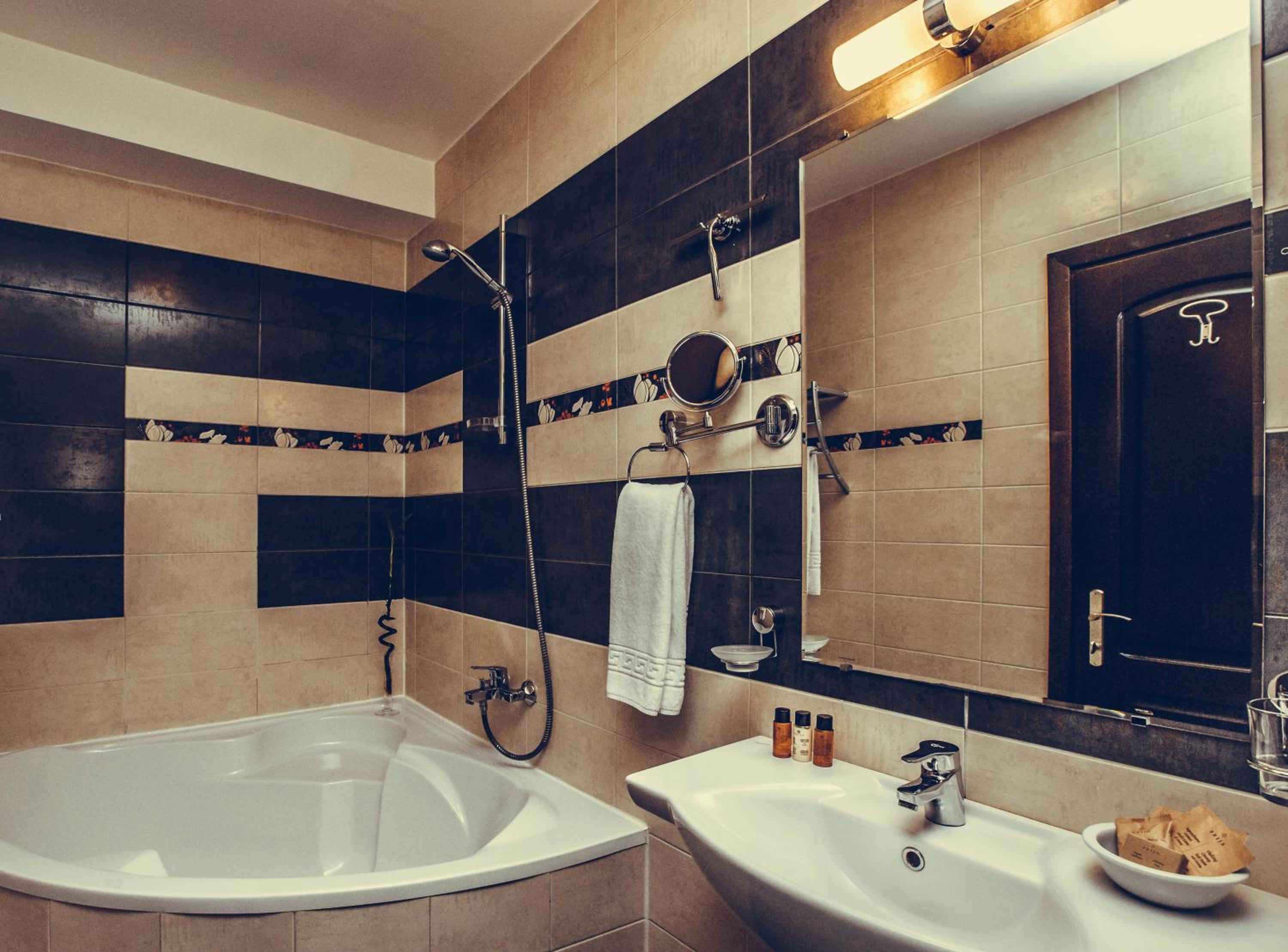 Premium Suite - Photo 9
