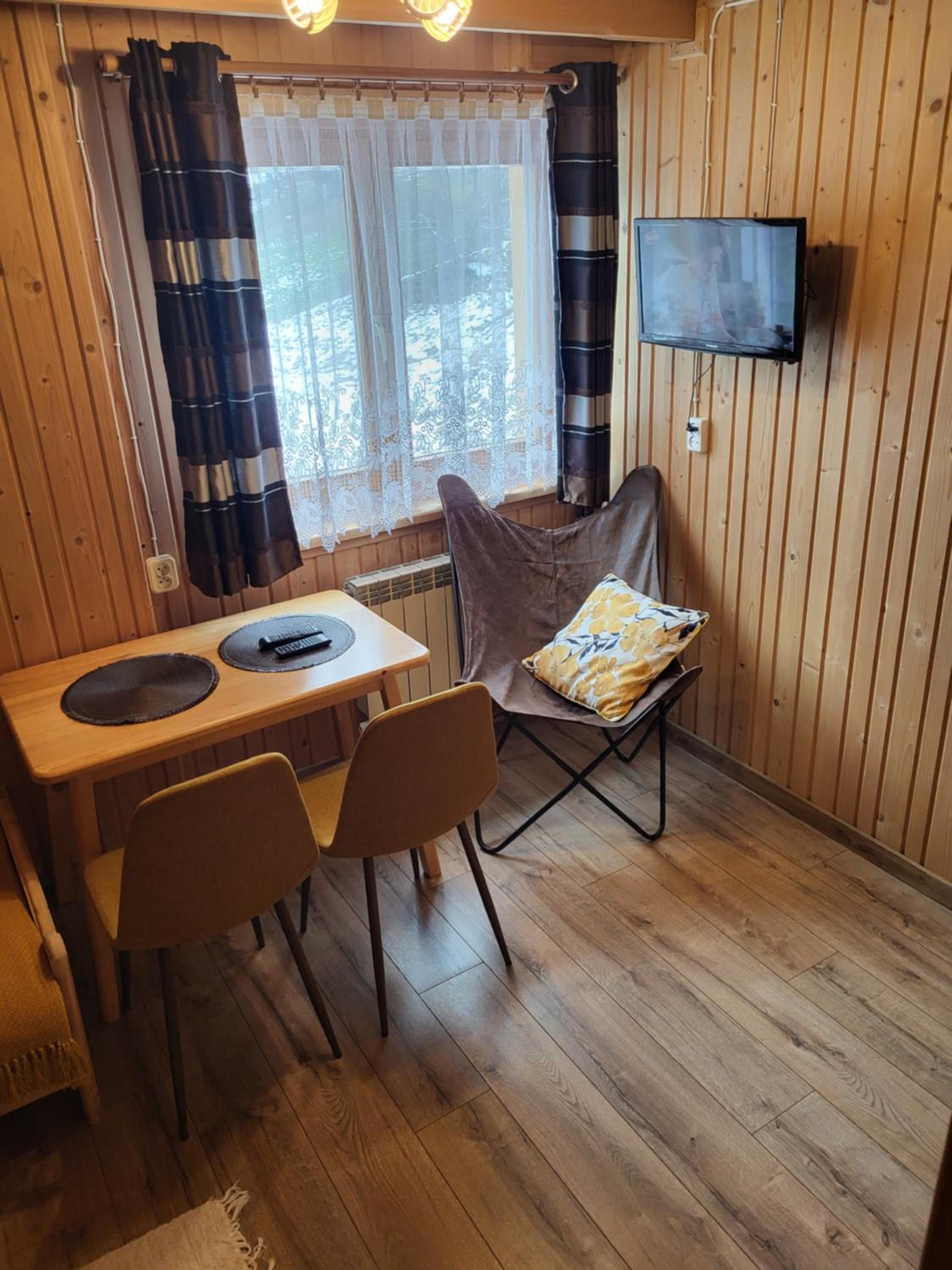 Twin Room with Private External Bathroom photo 3