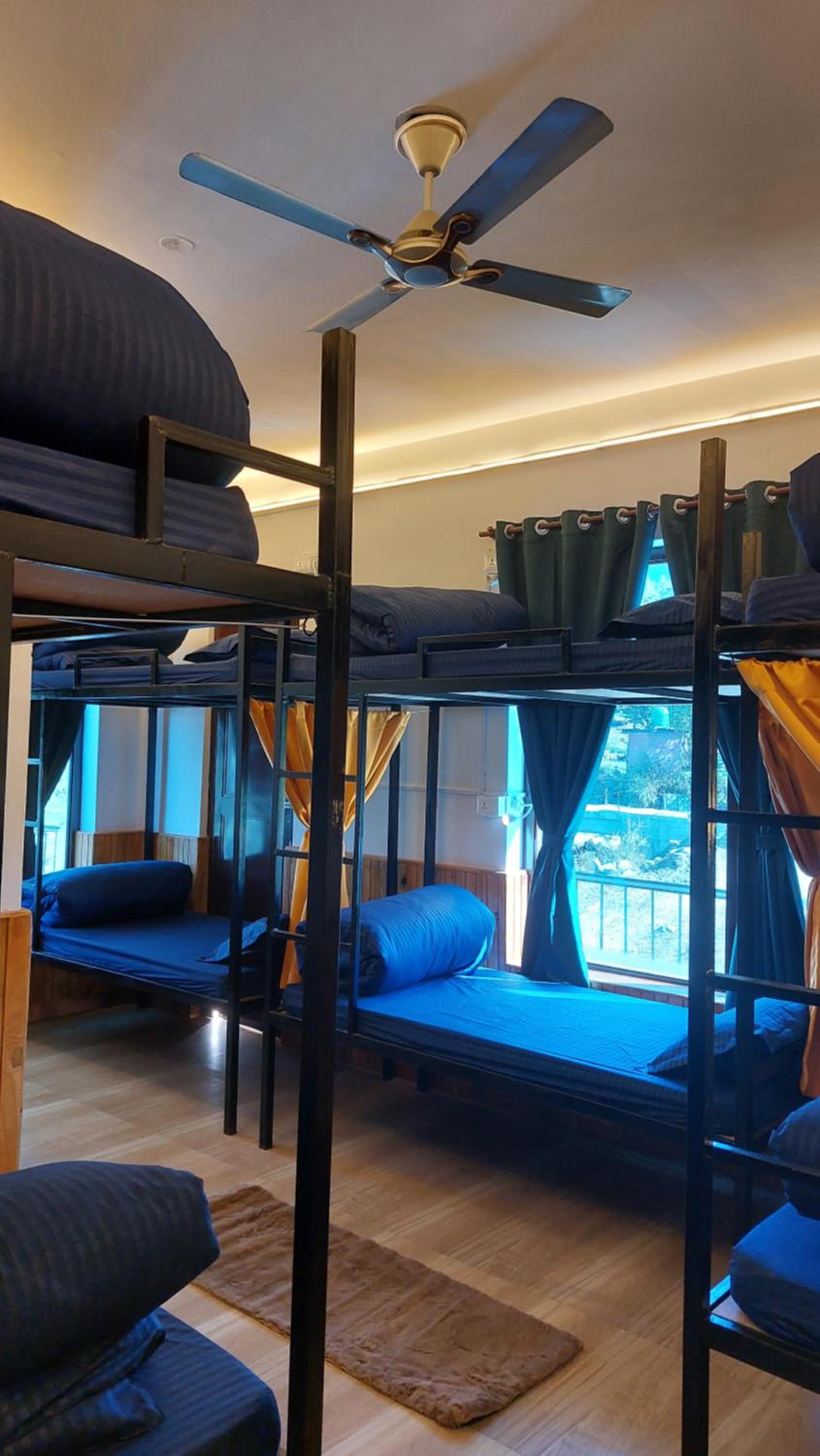 Bed in 8-Bed Mixed Dormitory Room photo 2