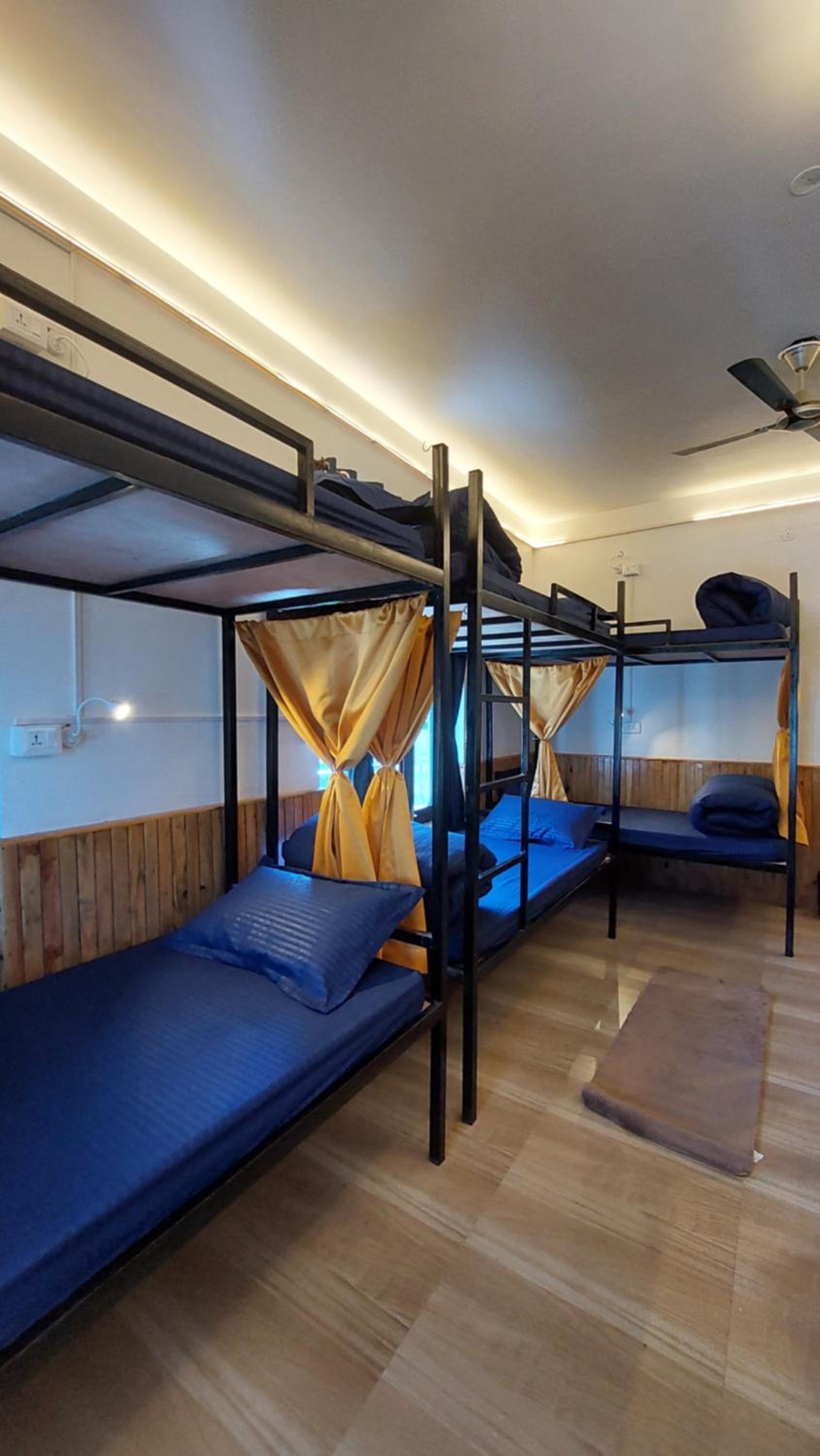 Bed in 8-Bed Mixed Dormitory Room photo 3