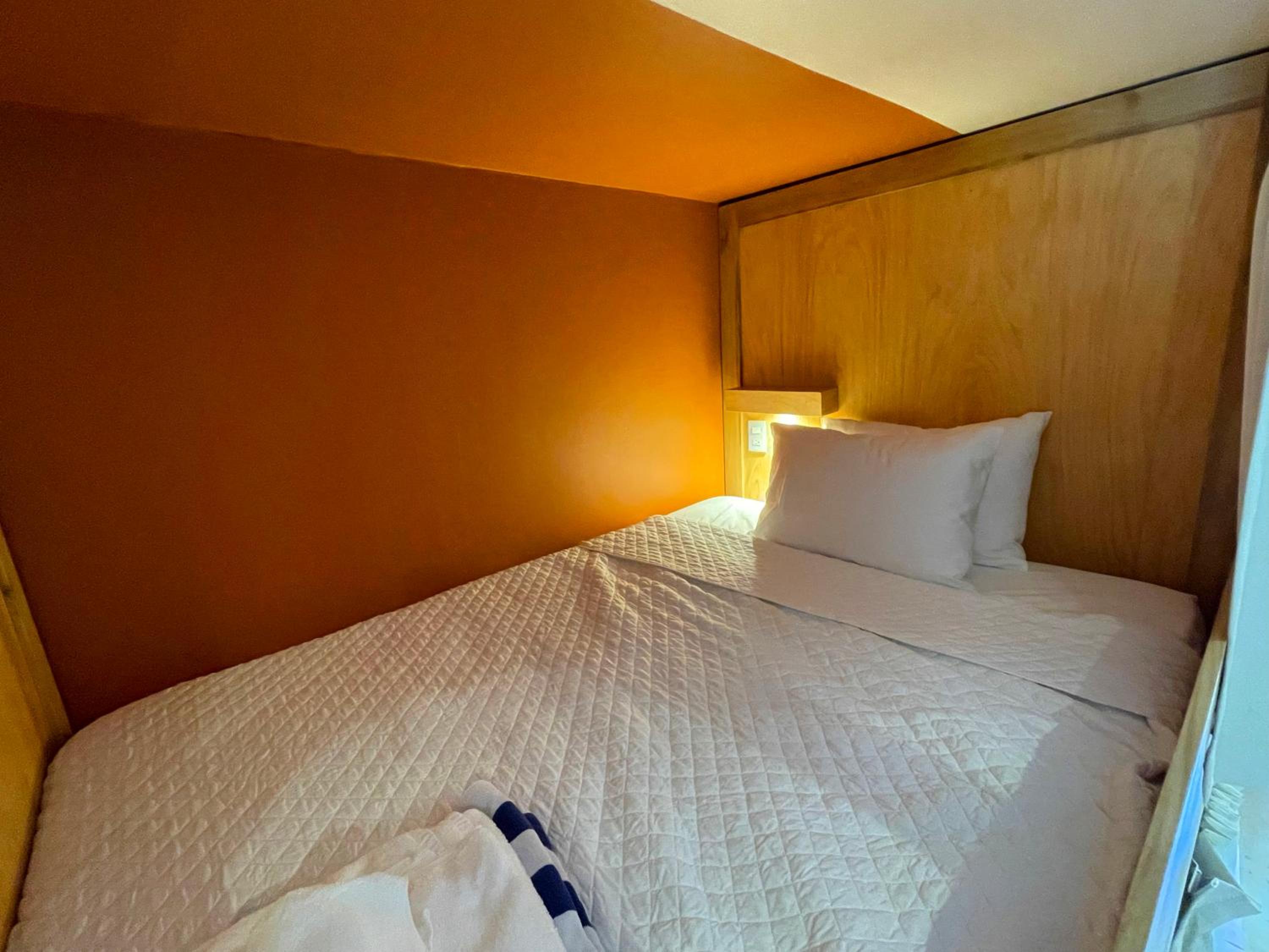 Bed in 6-Bed Dormitory Room photo 1
