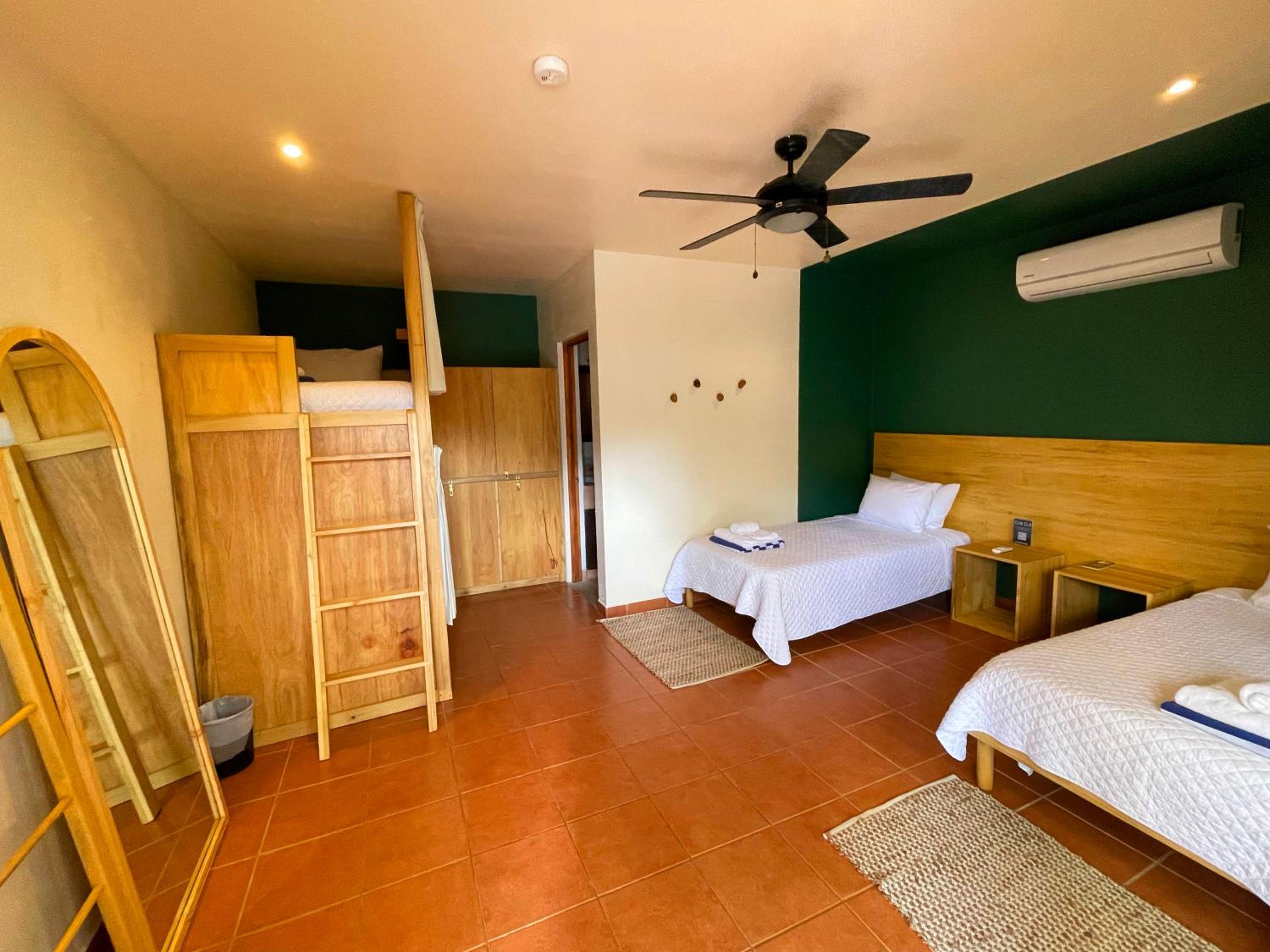 Deluxe Quadruple Room photo 3