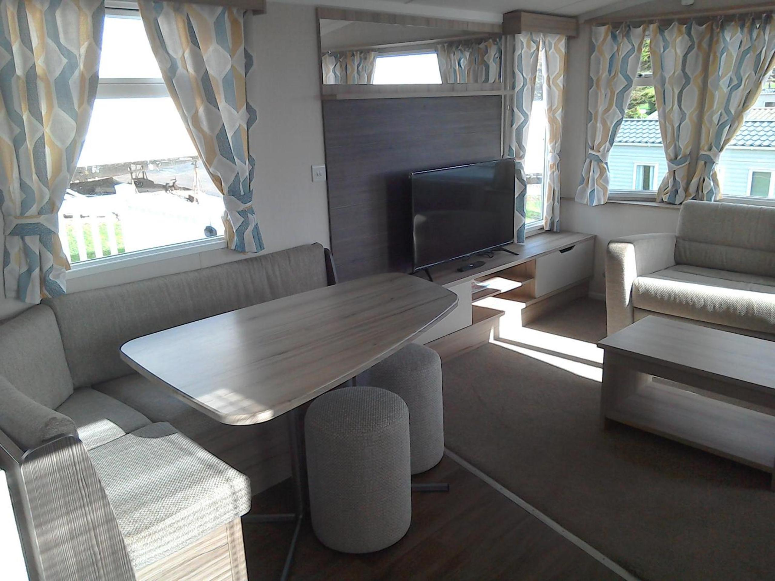 Mobile Home photo 1