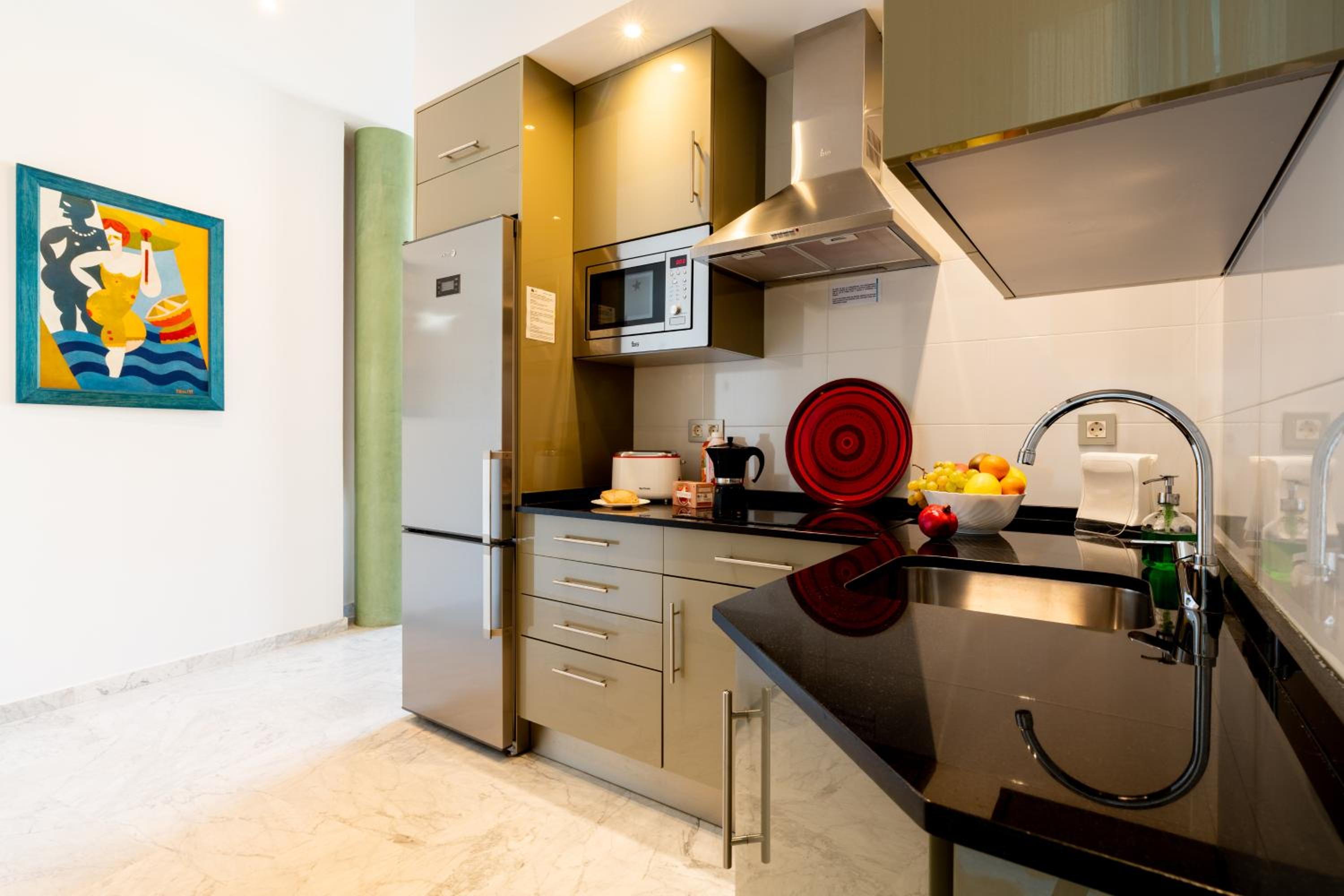 One-Bedroom Apartment - Photo 25