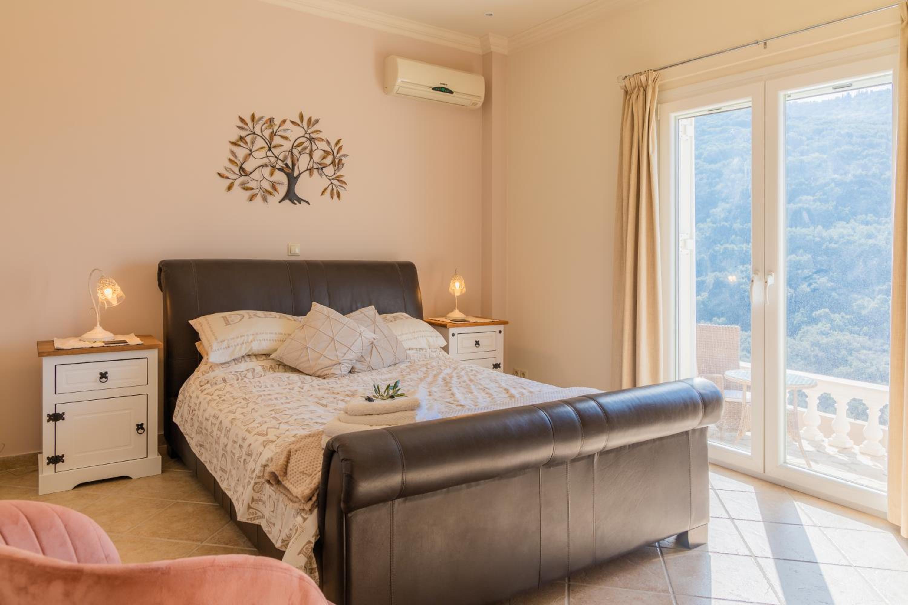 Villa photo 1