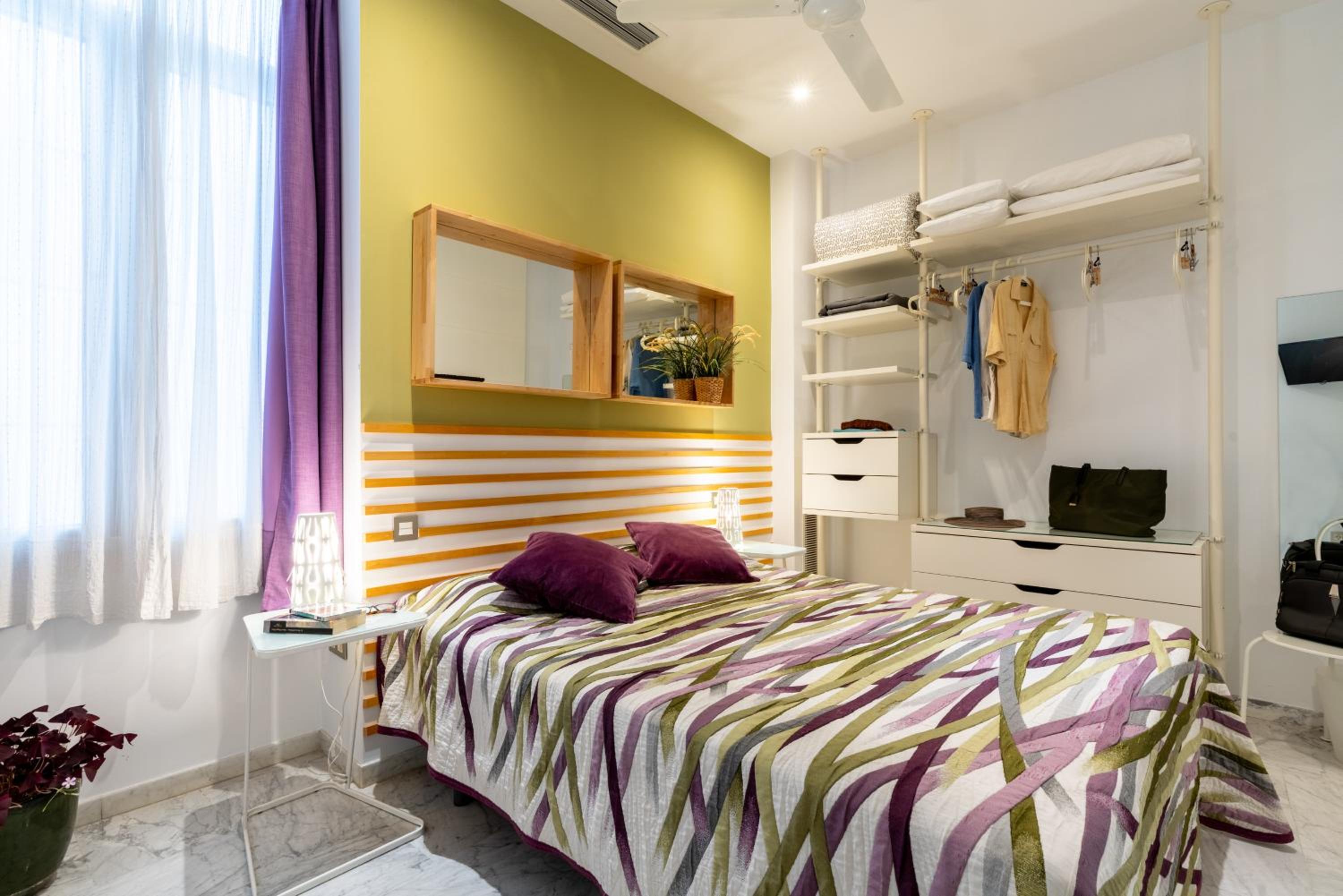 One-Bedroom Apartment - Photo 1