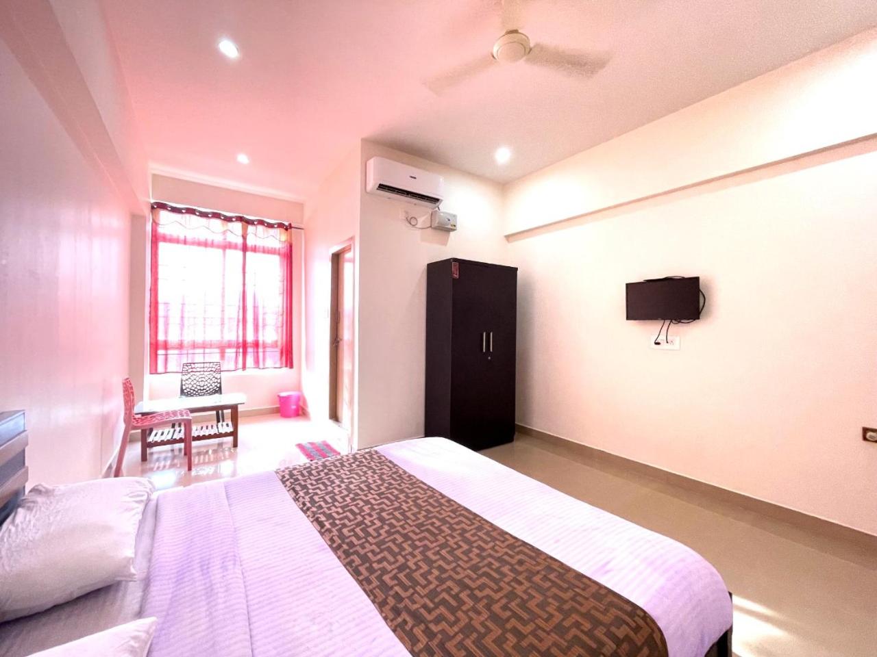 Deluxe Double Room - Photo 8