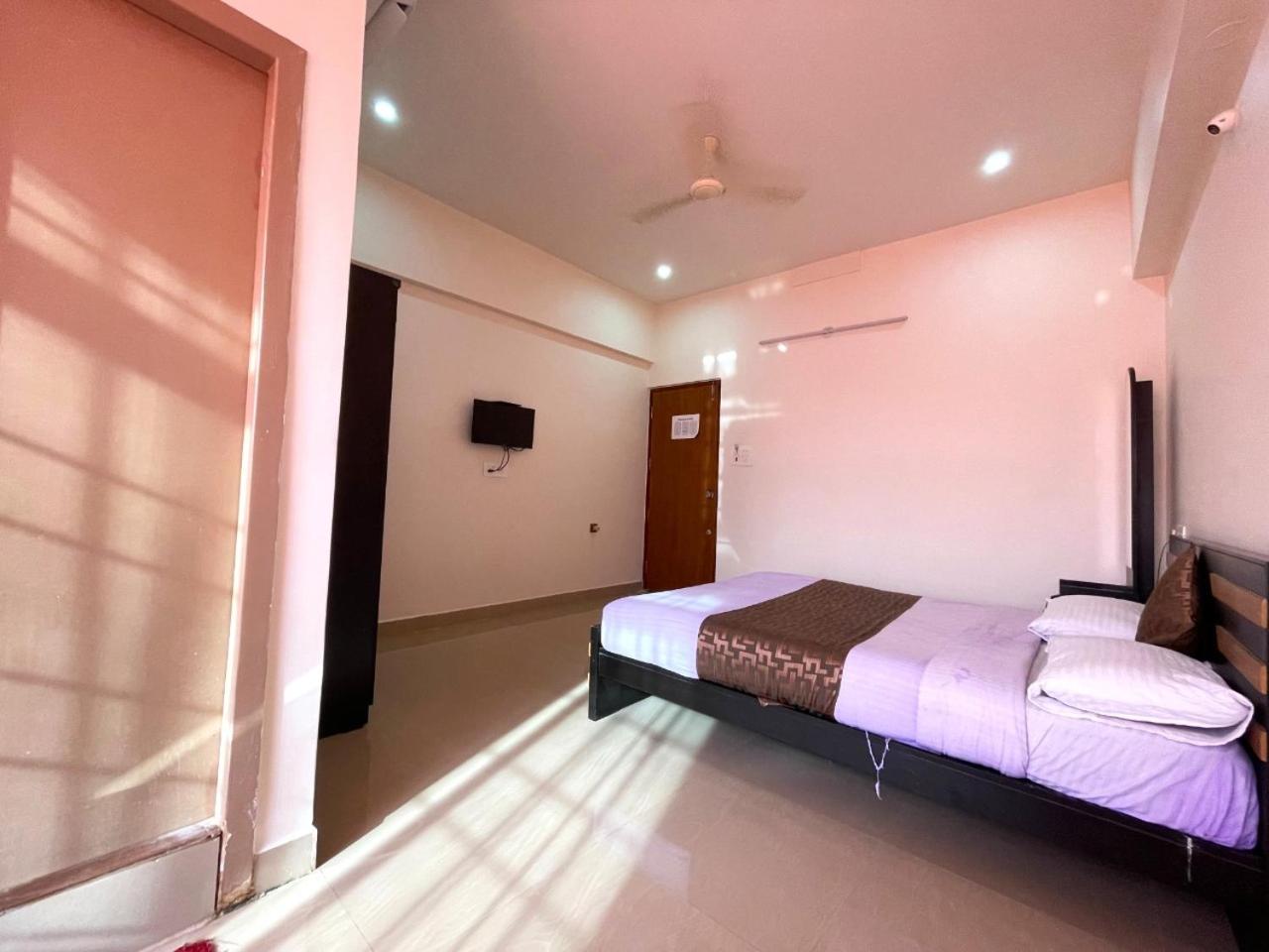 Deluxe Double Room - Photo 18