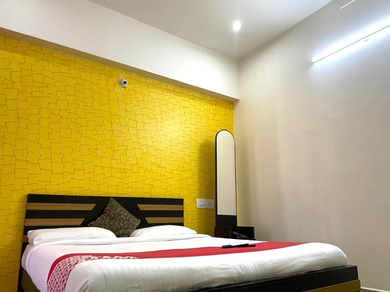 Budget Double Room - Photo 25