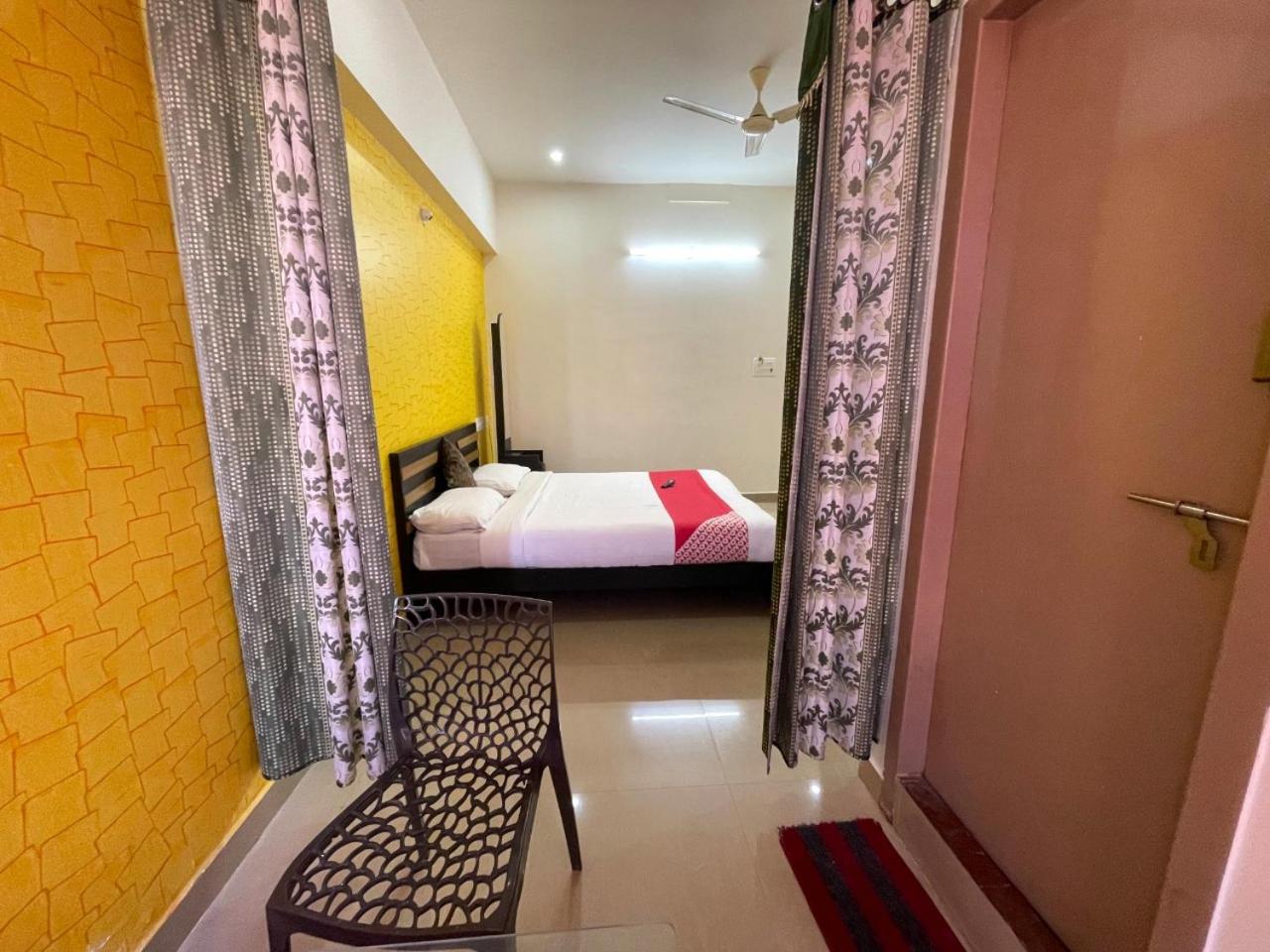 Budget Double Room - Photo 23
