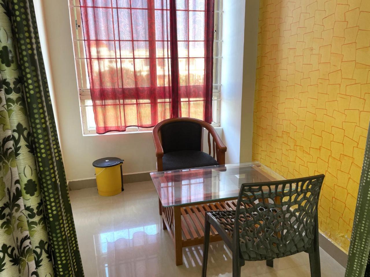 Budget Double Room - Photo 19