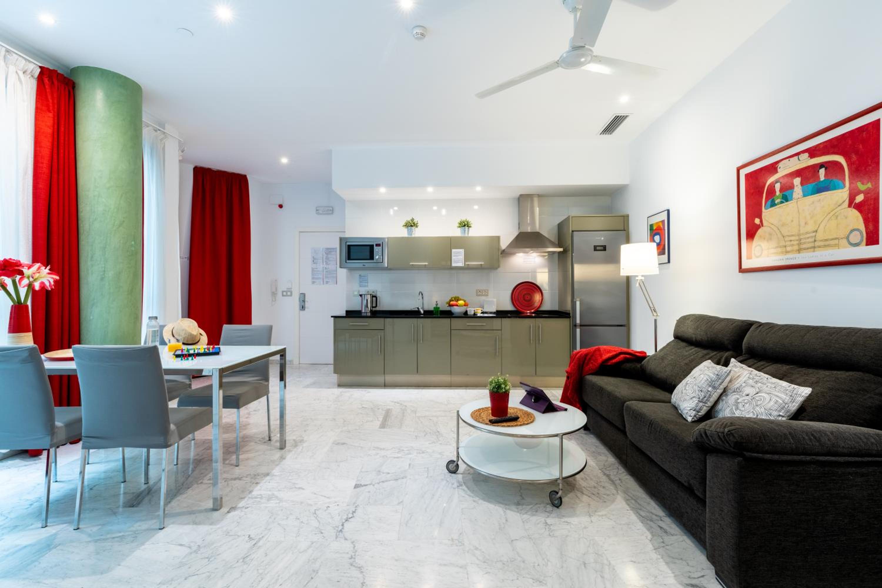 One-Bedroom Apartment - Photo 8